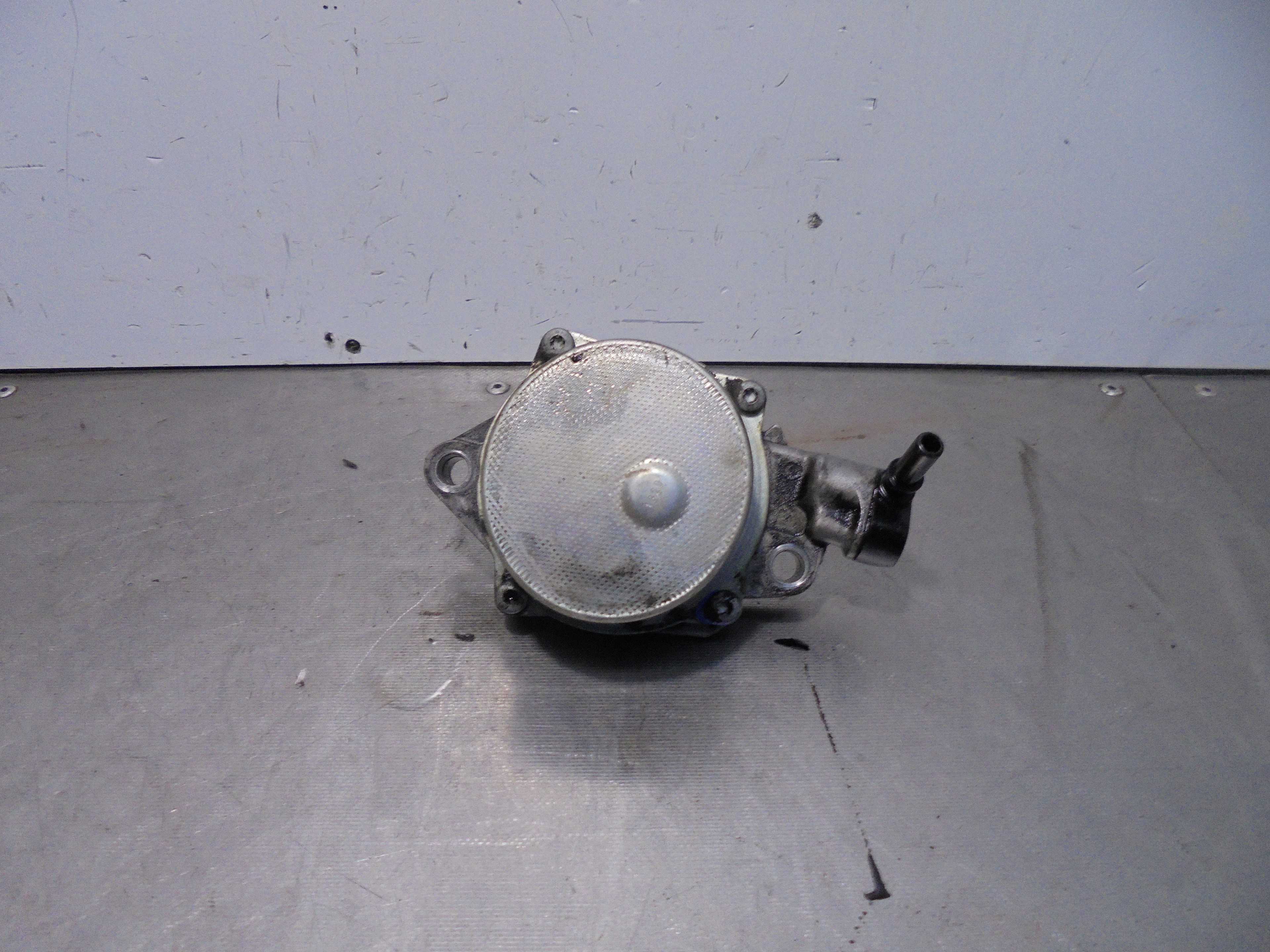 Recambio de depresor freno / bomba vacio para peugeot 207 1.4 hdi referencia OEM IAM 9658398080 PIERBURG 