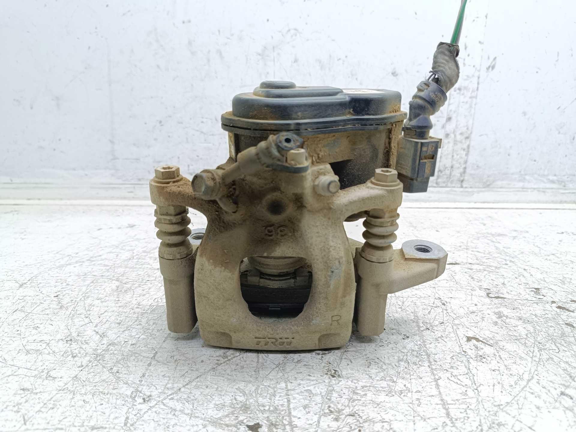 Recambio de pinza de freno trasera derecha para nissan qashqai (j11) n-style referencia OEM IAM 0907A  
