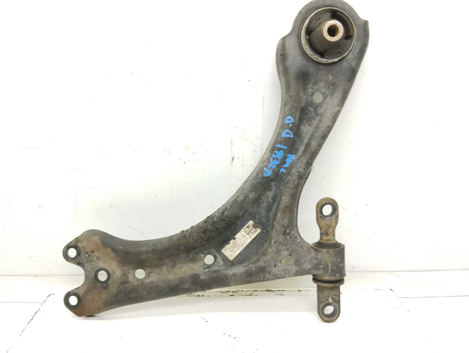 Recambio de brazo suspension inferior delantero derecho para hyundai tucson 1.6 crdi cat referencia OEM IAM 54501N9000  