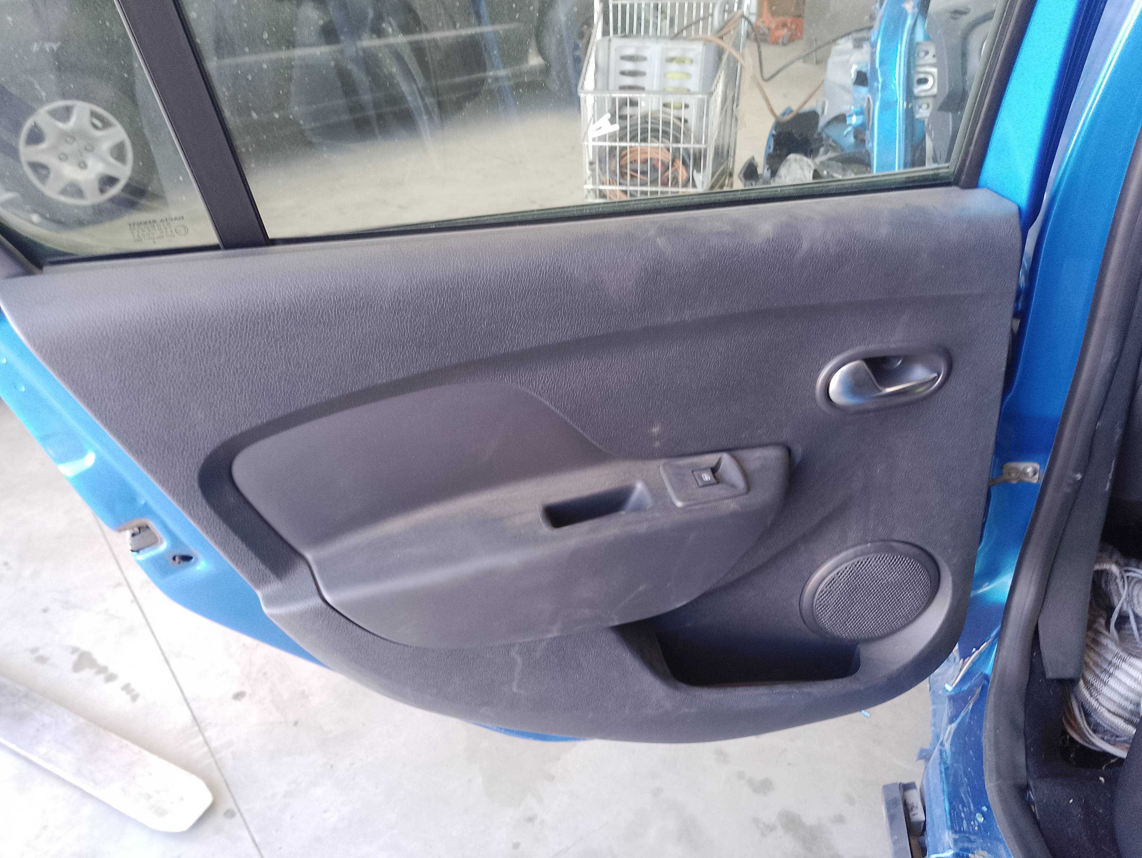 Recambio de guarnecido puerta trasera izquierda para dacia sandero aniversario referencia OEM IAM   