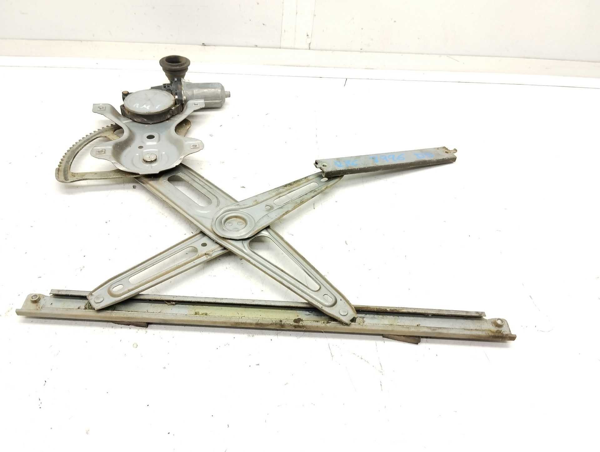 Recambio de elevalunas delantero derecho para toyota yaris (ncp1/nlp1/scp1) 1.0 linea luna referencia OEM IAM 857100D100 DENSO 