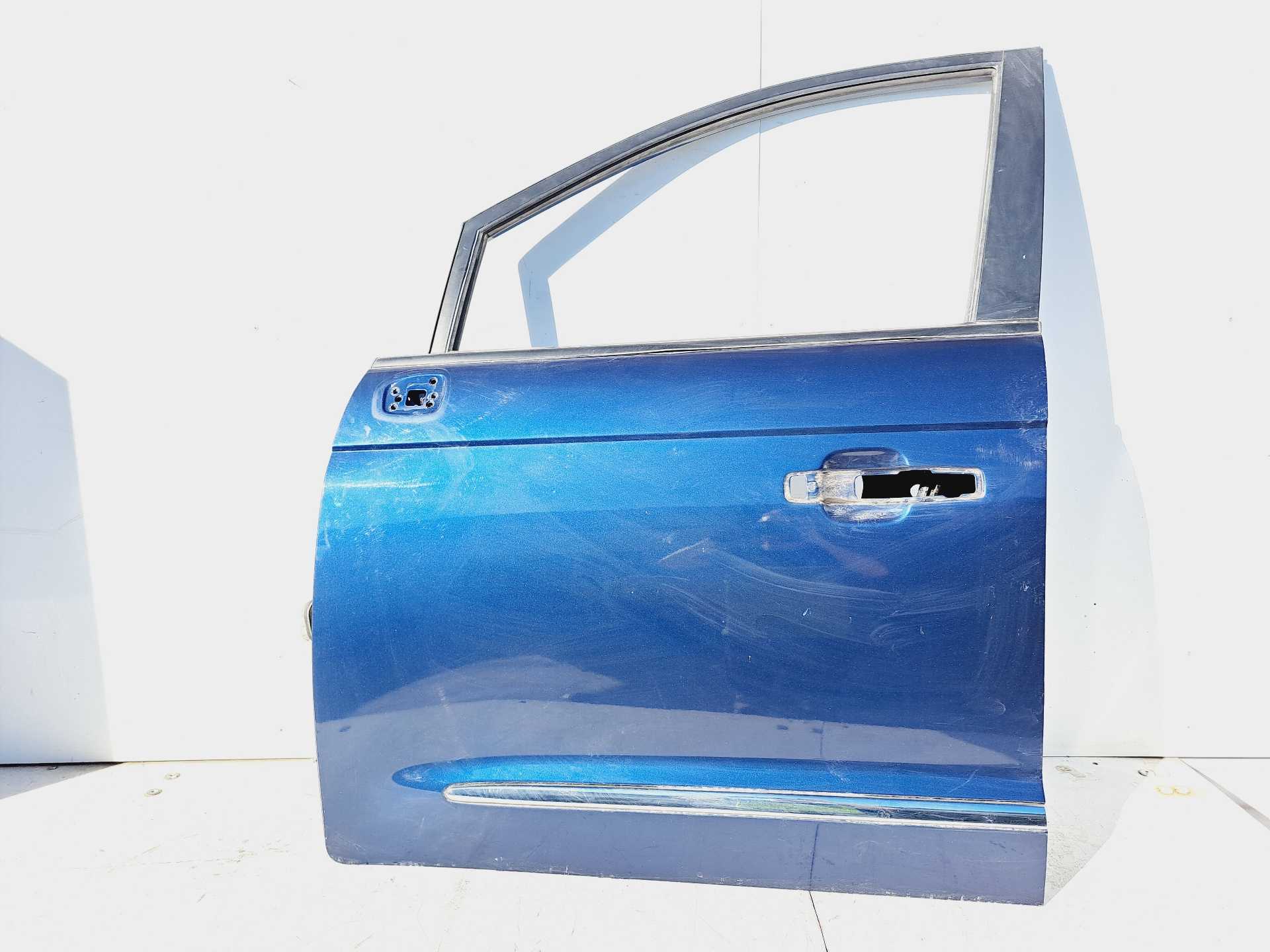 Recambio de puerta delantera izquierda para ssangyong rodius 2.7 turbodiesel cat referencia OEM IAM   