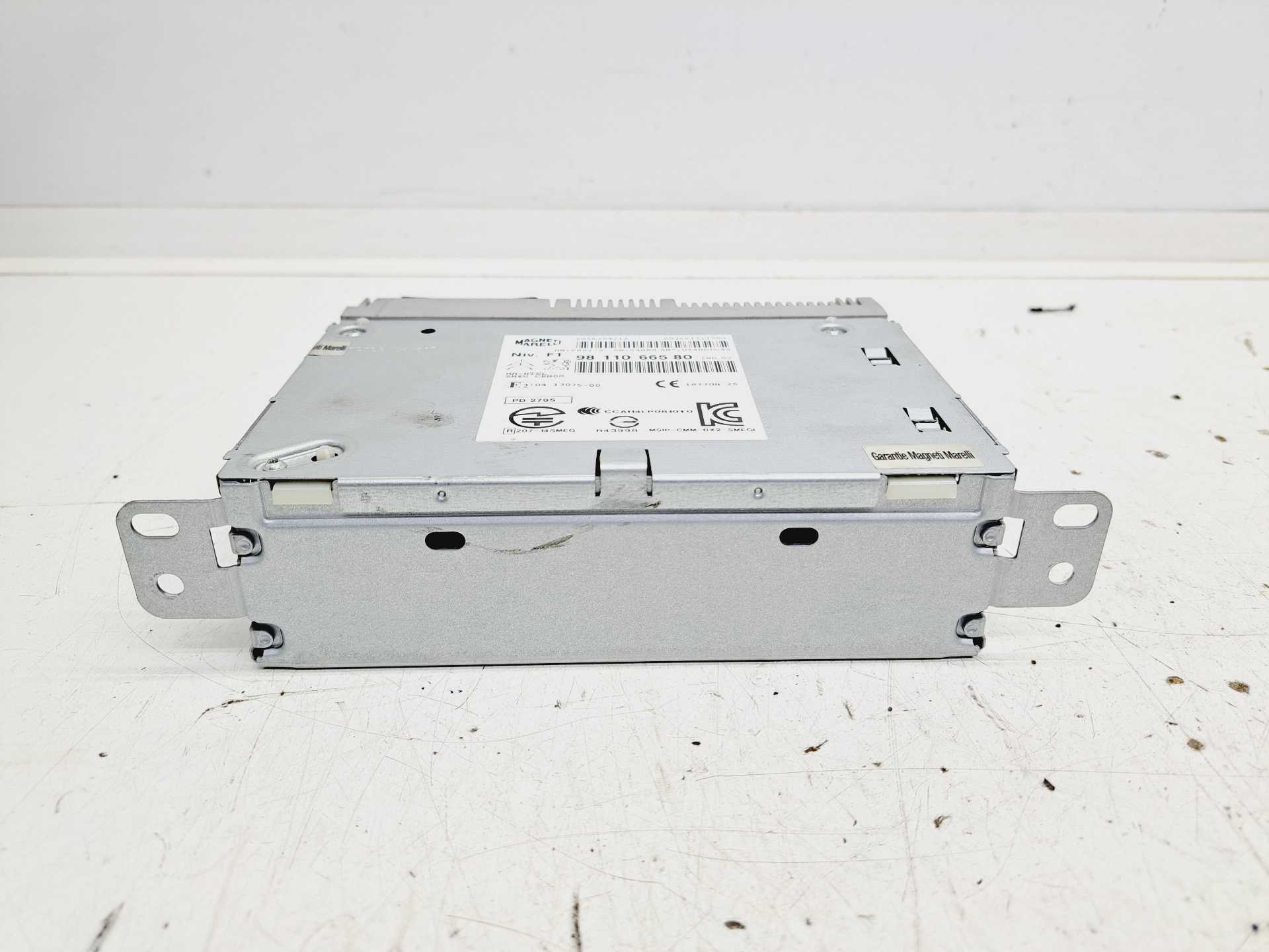 Recambio de sistema audio / radio cd para peugeot 208 style referencia OEM IAM 9811066580  
