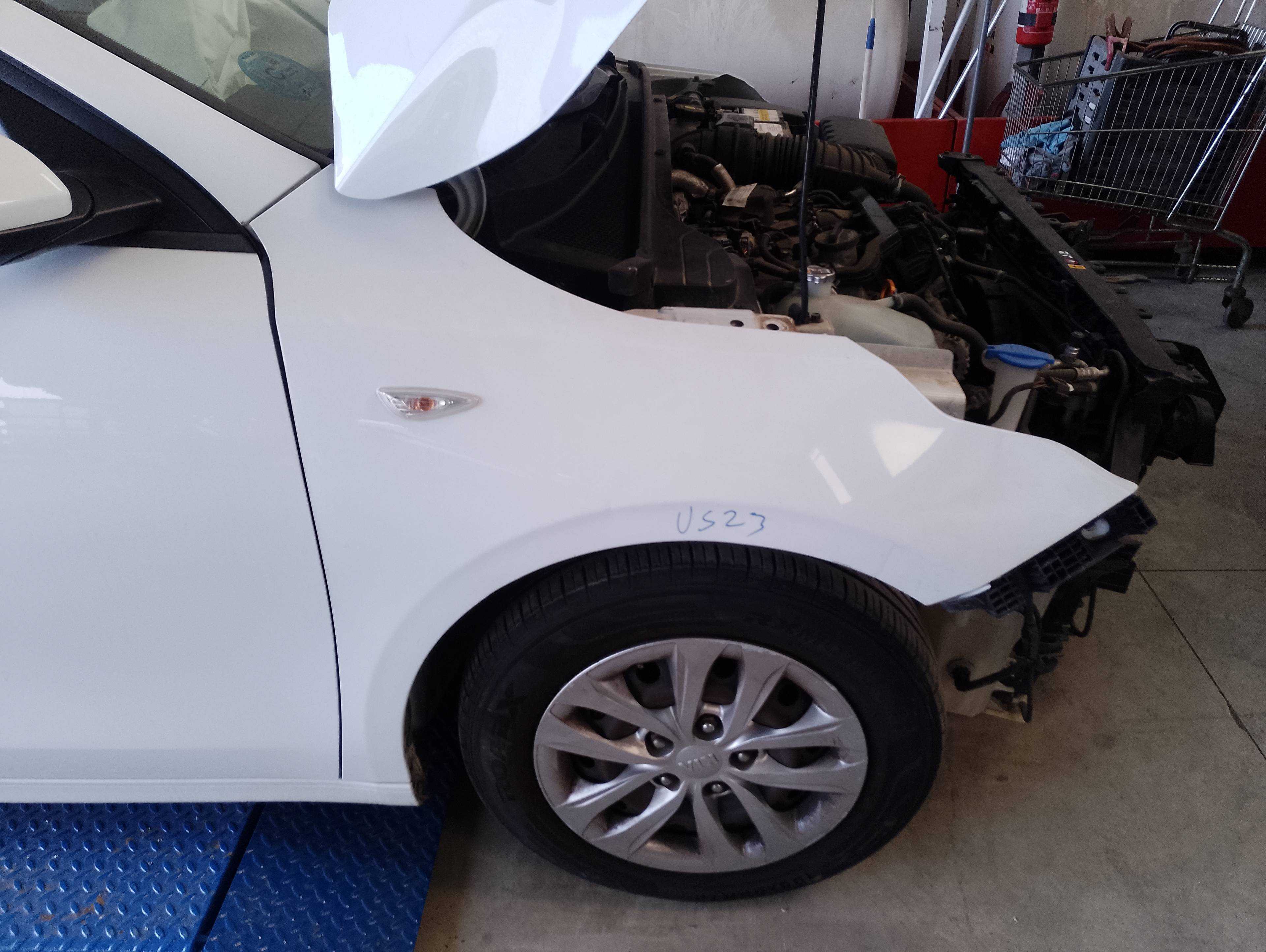 Recambio de aleta delantera derecha para kia ceed concept referencia OEM IAM   