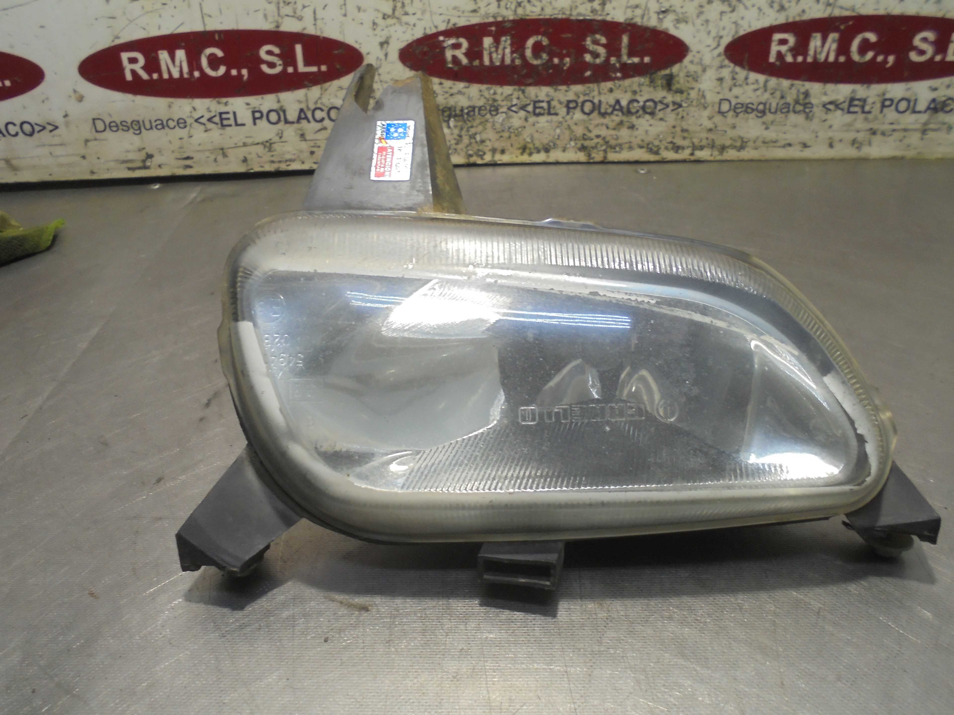 Recambio de faro antiniebla derecho para citroën xantia berlina 1.9 td seduction referencia OEM IAM 39040748D  