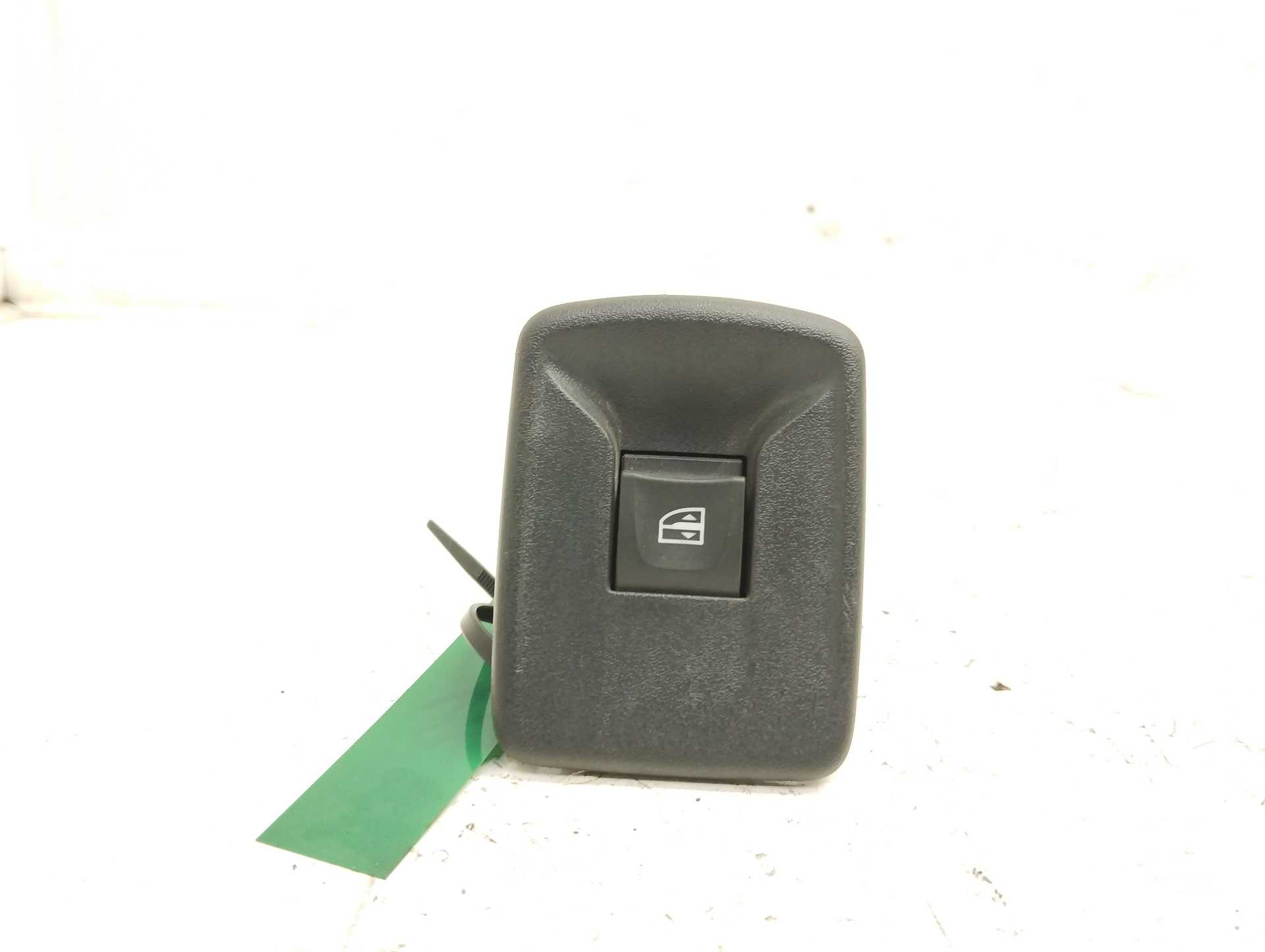 Recambio de mando elevalunas trasero derecho para dacia sandero aniversario referencia OEM IAM 00235634T056  