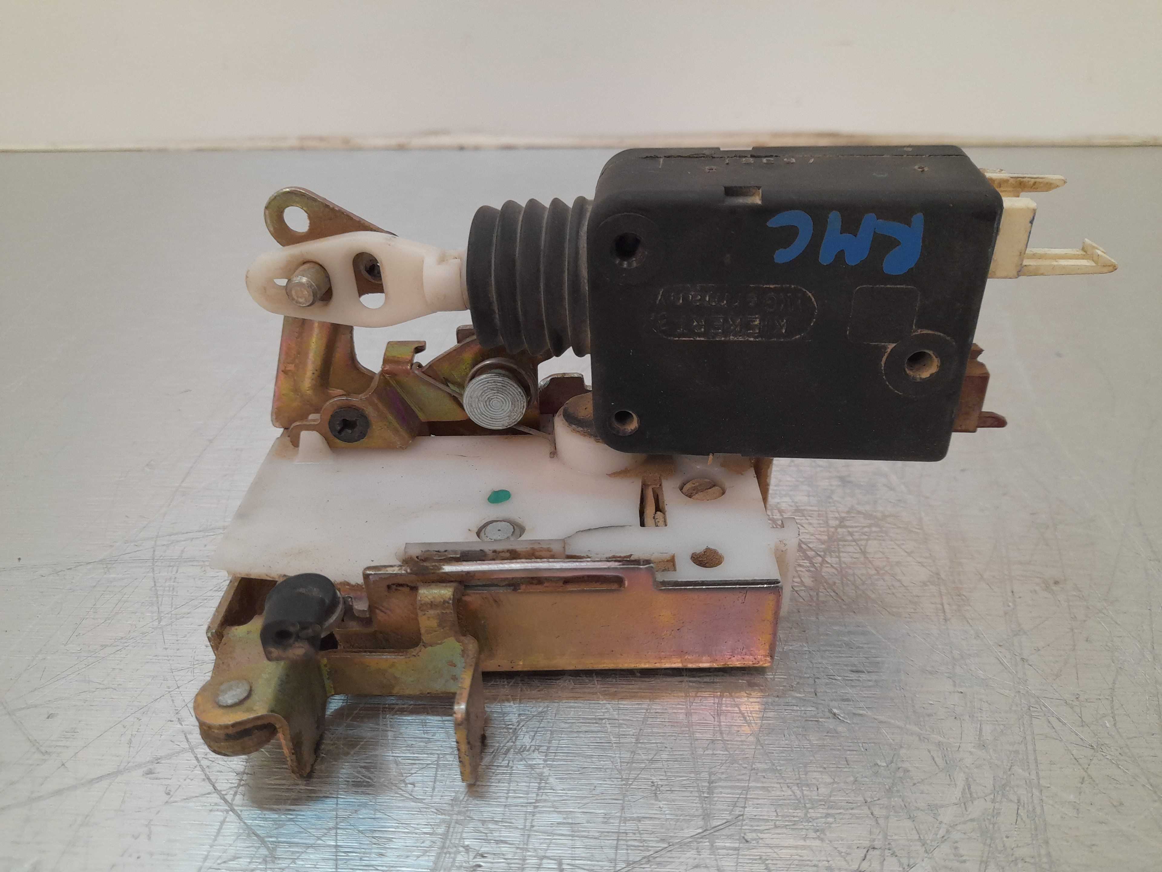 Recambio de cerradura puerta delantera derecha para citroën saxo 1.5 d x referencia OEM IAM   