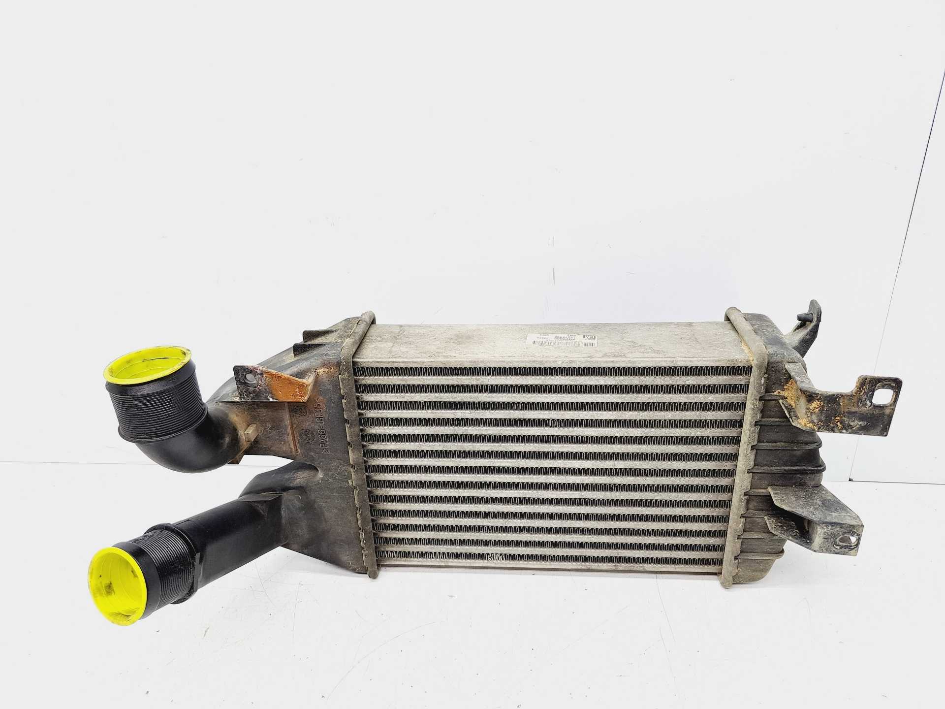 Recambio de intercooler para opel astra gtc 1.7 16v cdti referencia OEM IAM 132134402  