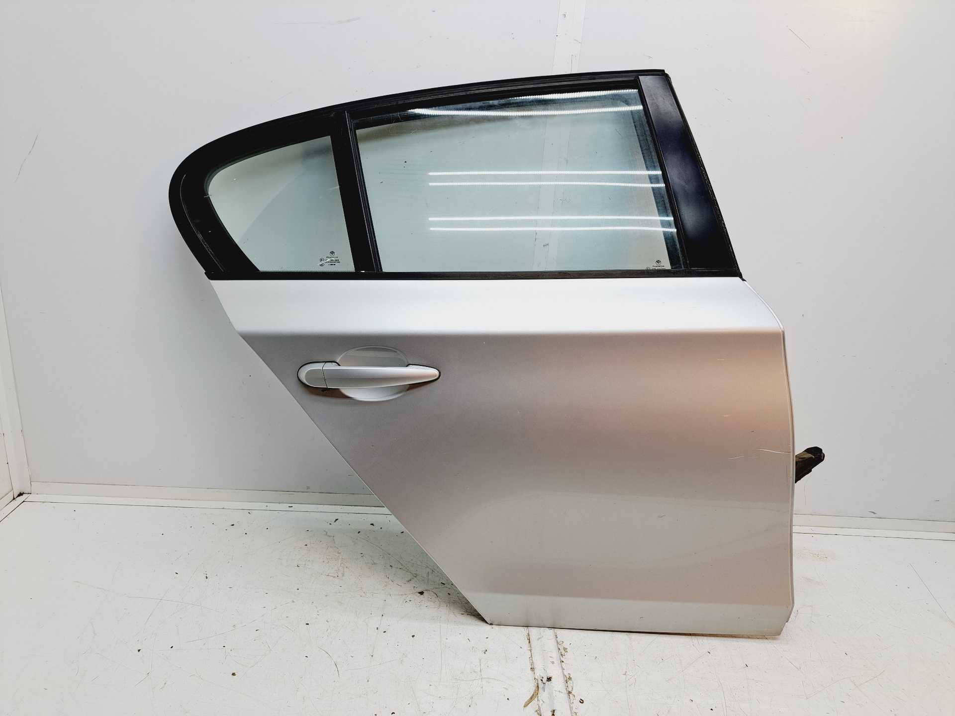 Recambio de puerta trasera derecha para bmw serie 1 berlina (e81/e87) 118d referencia OEM IAM  41527191018 882869