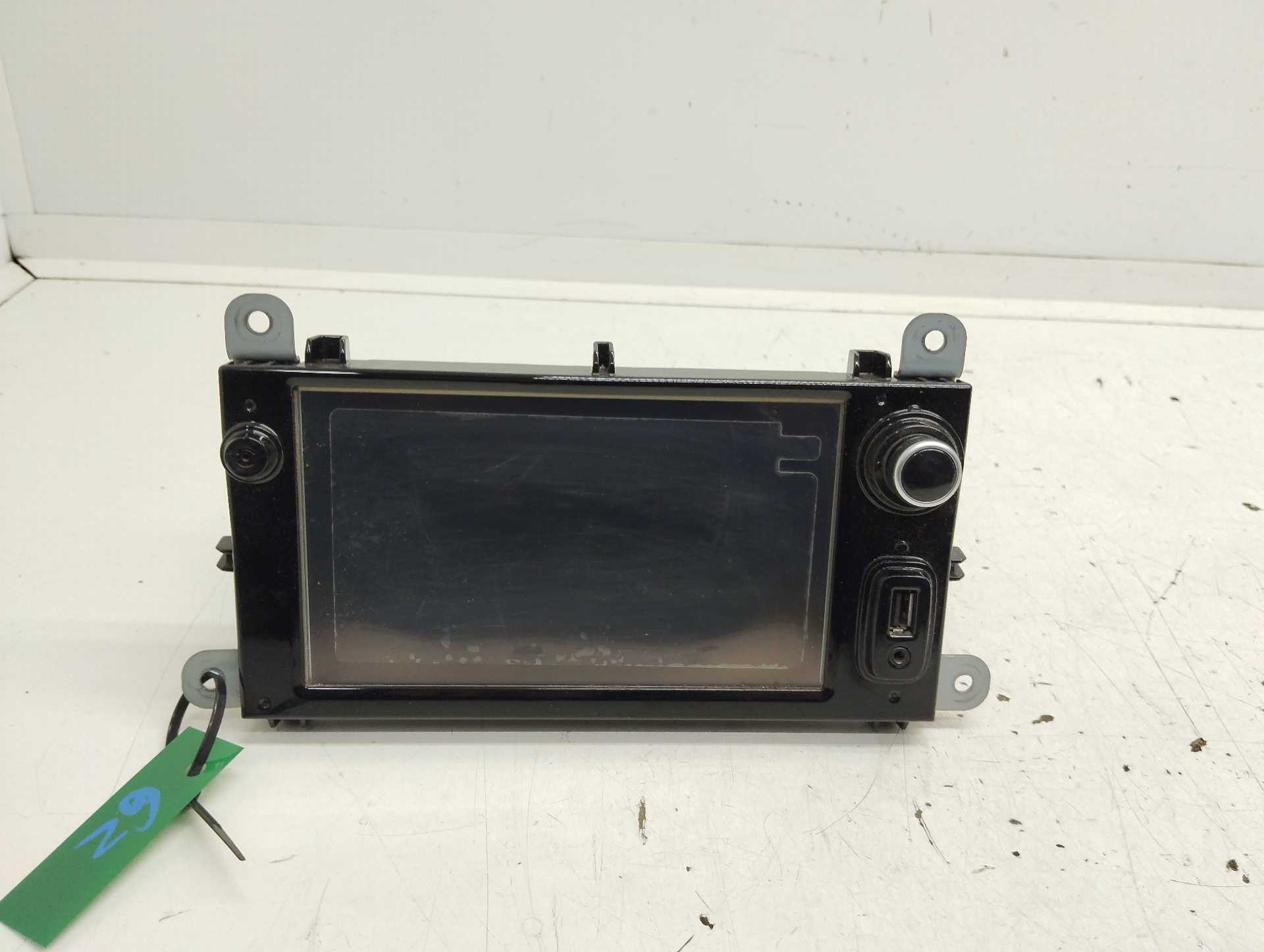 Recambio de sistema audio / radio cd para renault clio iv zen referencia OEM IAM 281157941R  
