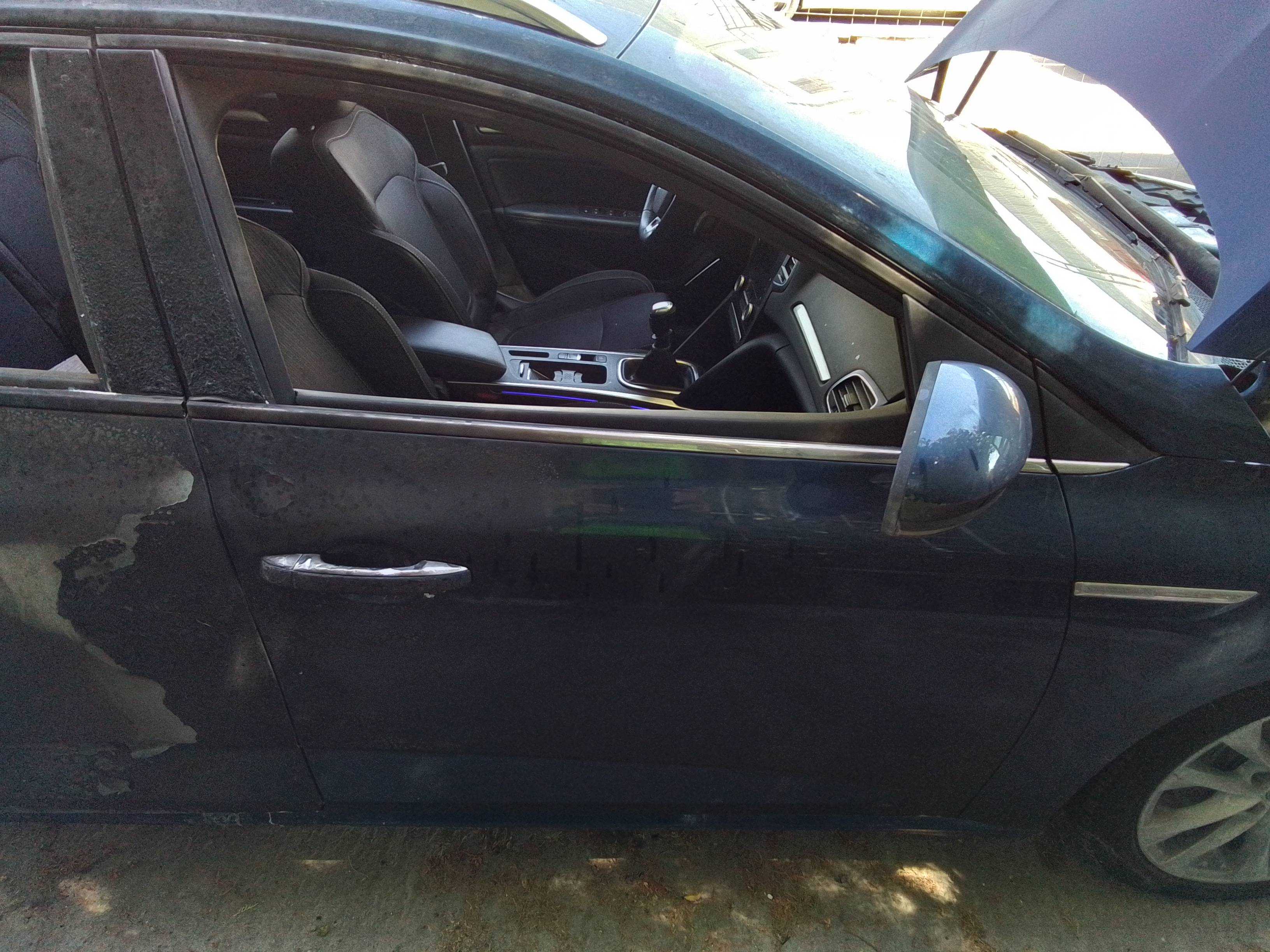 Recambio de puerta delantera derecha para renault megane iv grandtour 1.6 dci diesel fap energy referencia OEM IAM   