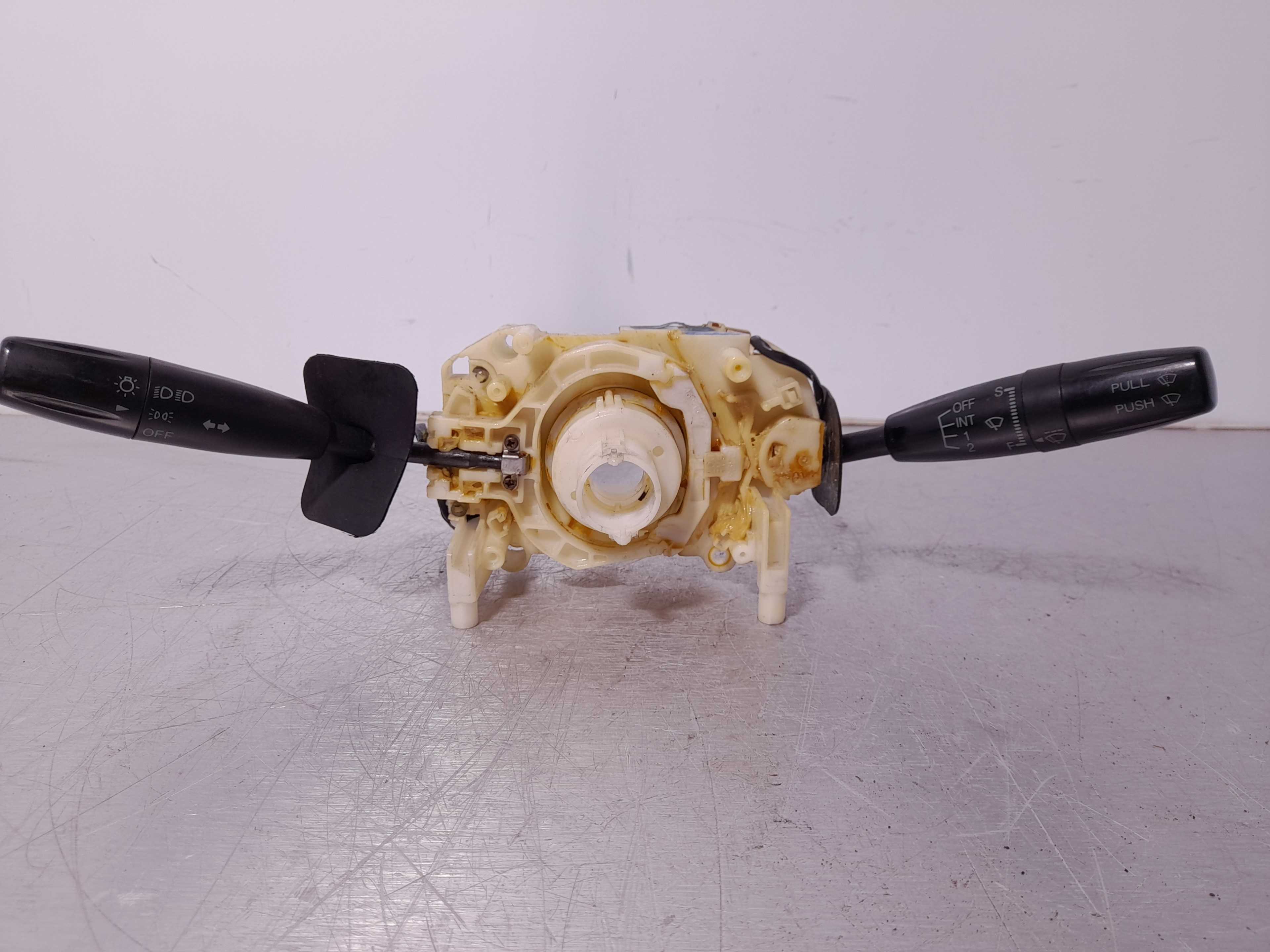 Recambio de mando luces/intermitencia (com2000) para kia sephia ll 1.5 cat referencia OEM IAM K2A366120  