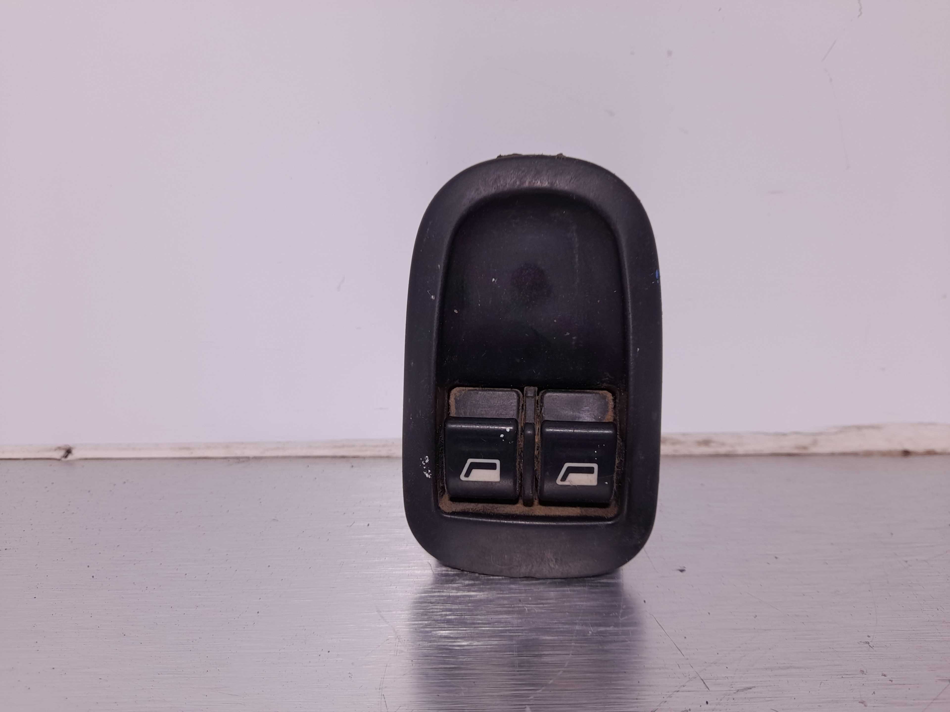 Recambio de mando elevalunas delantero izquierdo para peugeot 206 berlina xr referencia OEM IAM   