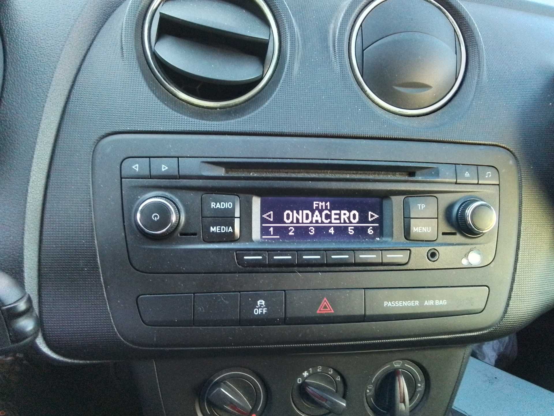 Recambio de sistema audio / radio cd para seat ibiza (6j5) 1.6 tdi referencia OEM IAM   