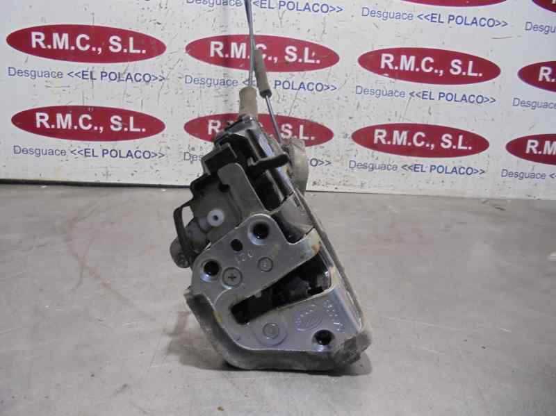 Recambio de cerradura puerta trasera derecha para toyota land cruiser (j15) life referencia OEM IAM A046693  