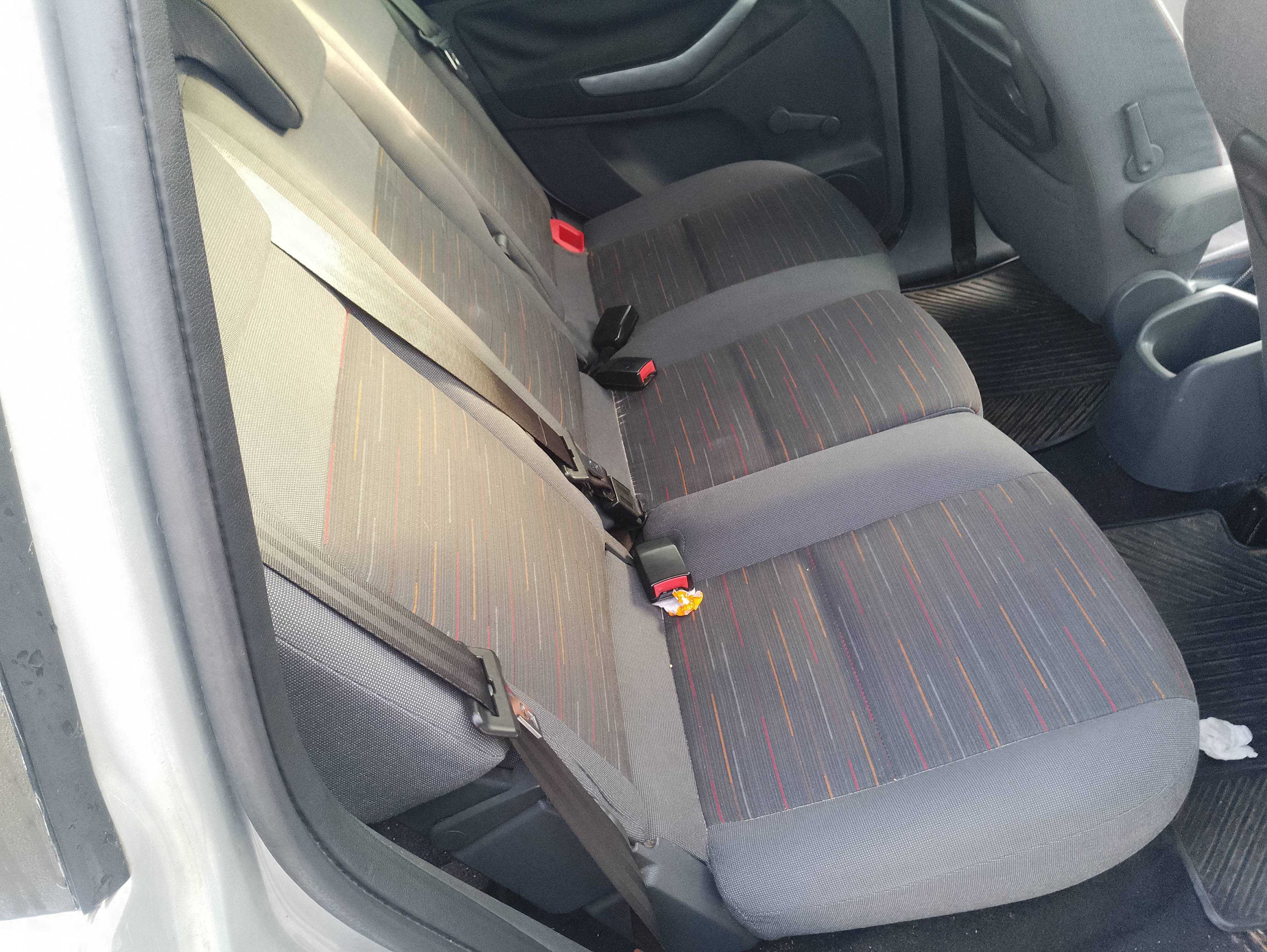 Recambio de asientos traseros para ford focus c-max (cap) ambiente (d) referencia OEM IAM   