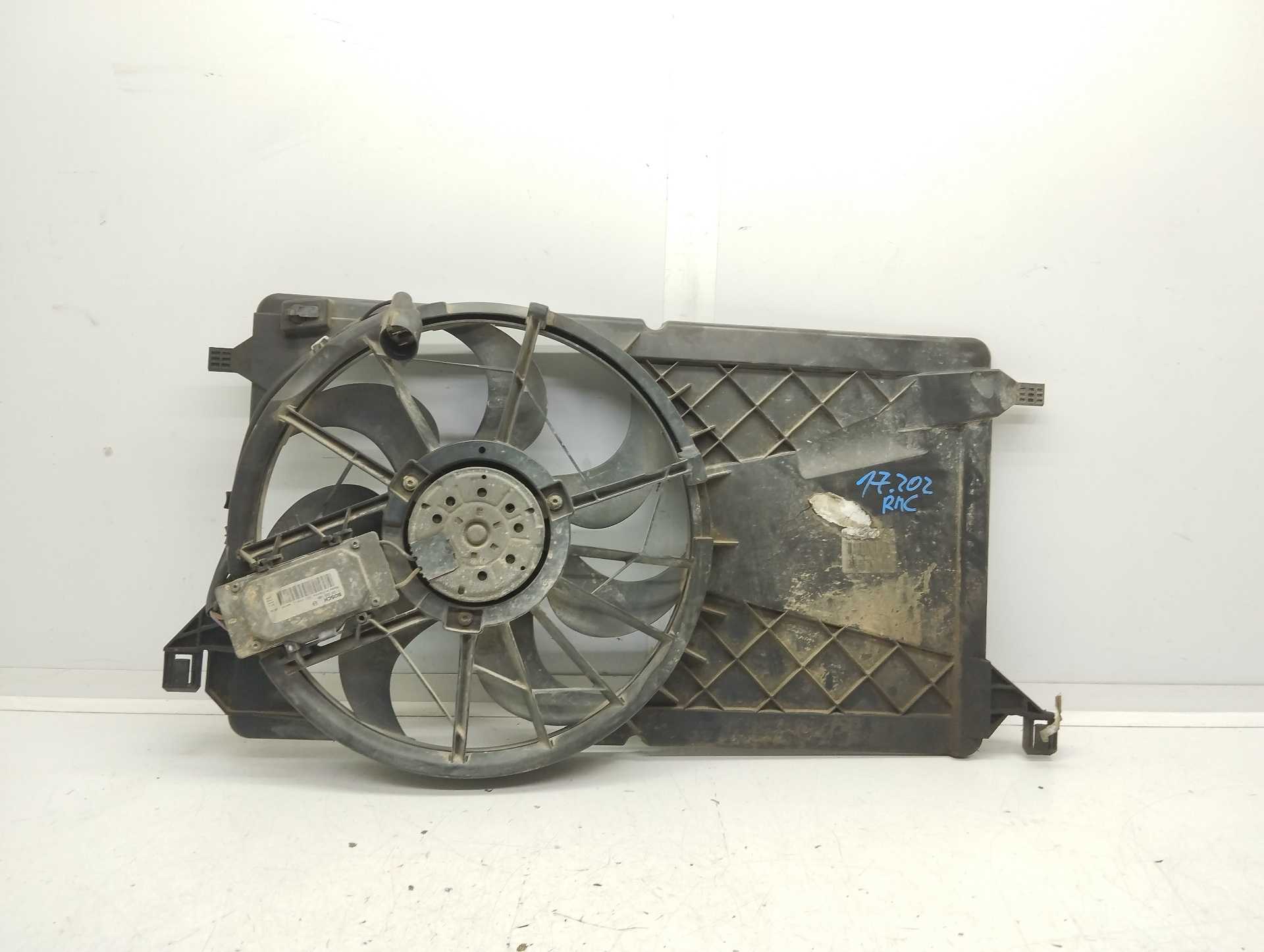 Recambio de electroventilador para ford focus berlina (cap) referencia OEM IAM 3135103905  