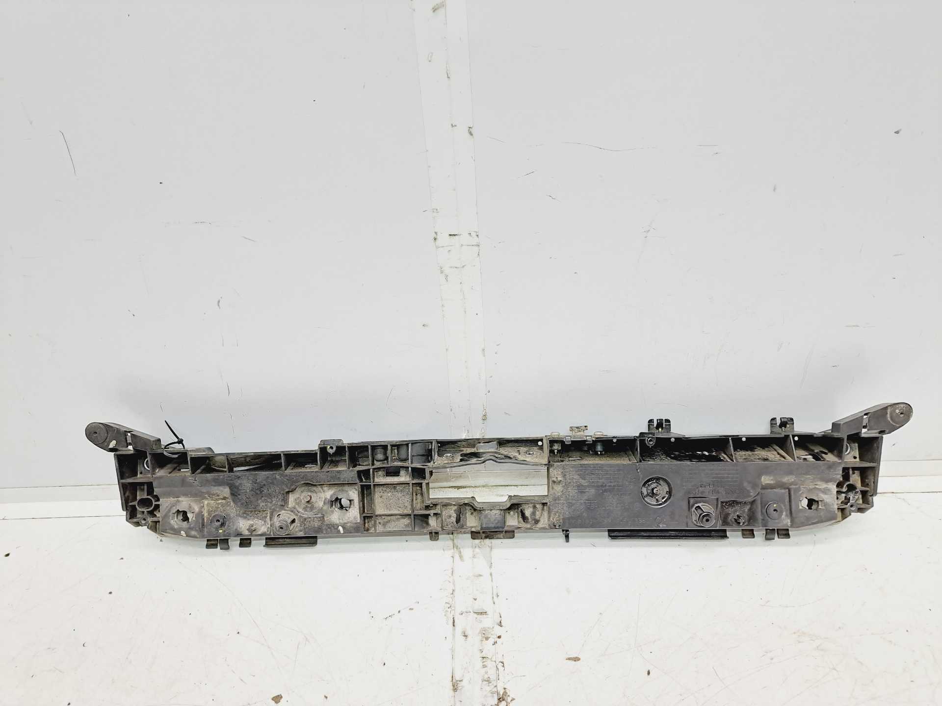 Recambio de travesaño superior para renault clio iv zen referencia OEM IAM 625003860R  