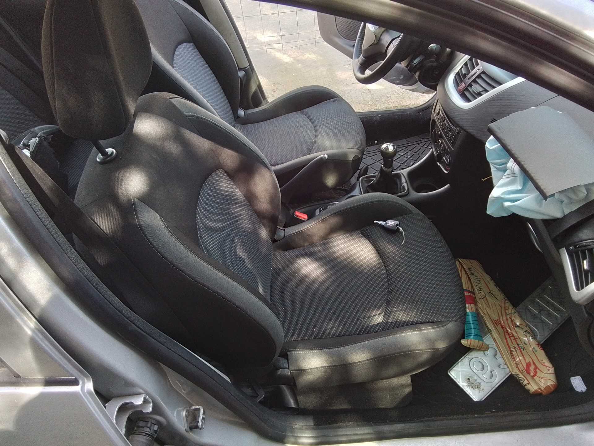 Recambio de asiento delantero derecho para peugeot 206+ 1.4 hdi referencia OEM IAM   