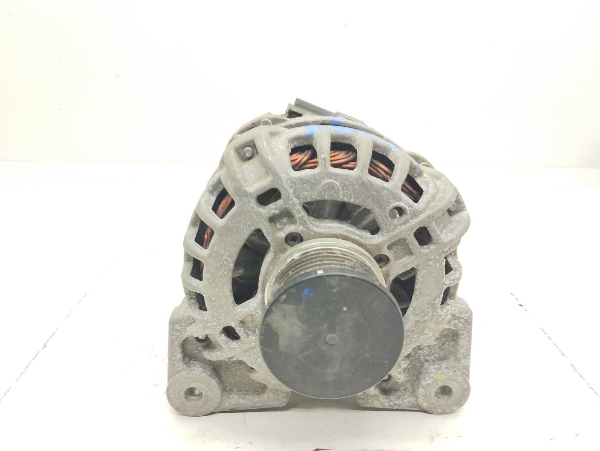 Recambio de alternador para dacia sandero stepway comfort referencia OEM IAM 231002854R 231002854R BOSCH