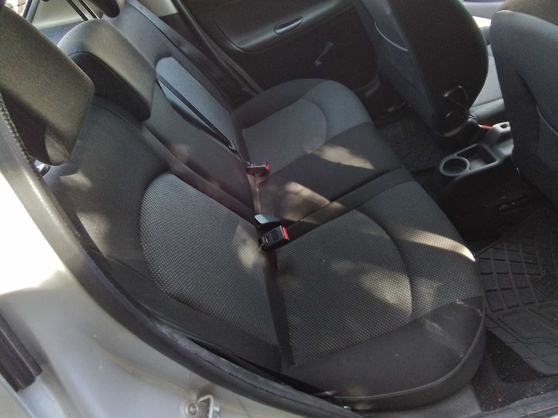 Recambio de asientos traseros para peugeot 206+ 1.4 hdi referencia OEM IAM   