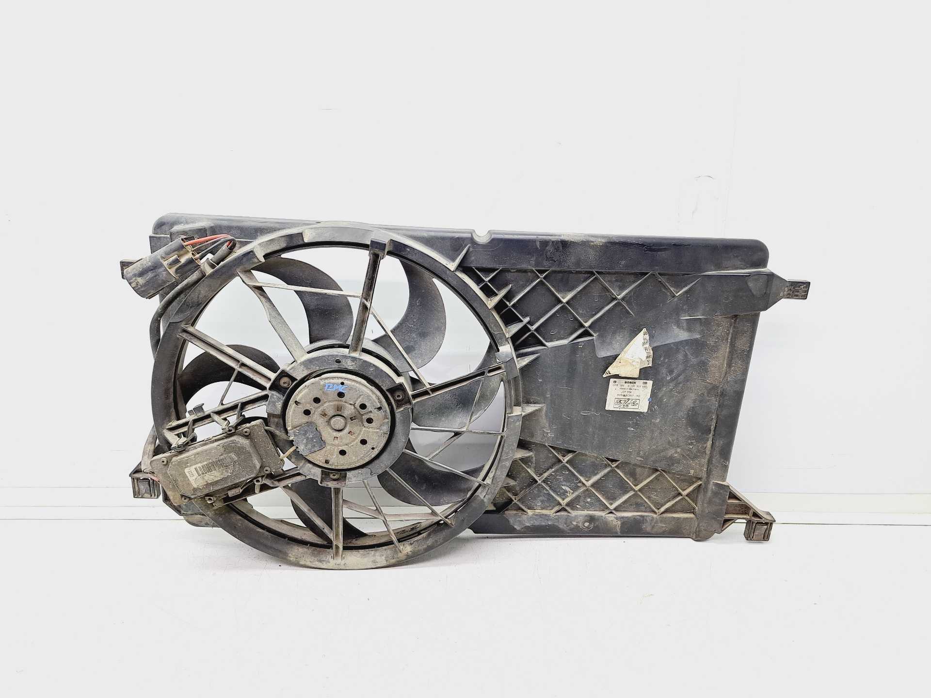 Recambio de electroventilador para ford focus berlina (cap) ambiente (d) referencia OEM IAM 3M5H8C607RD 0130303930 BOSCH