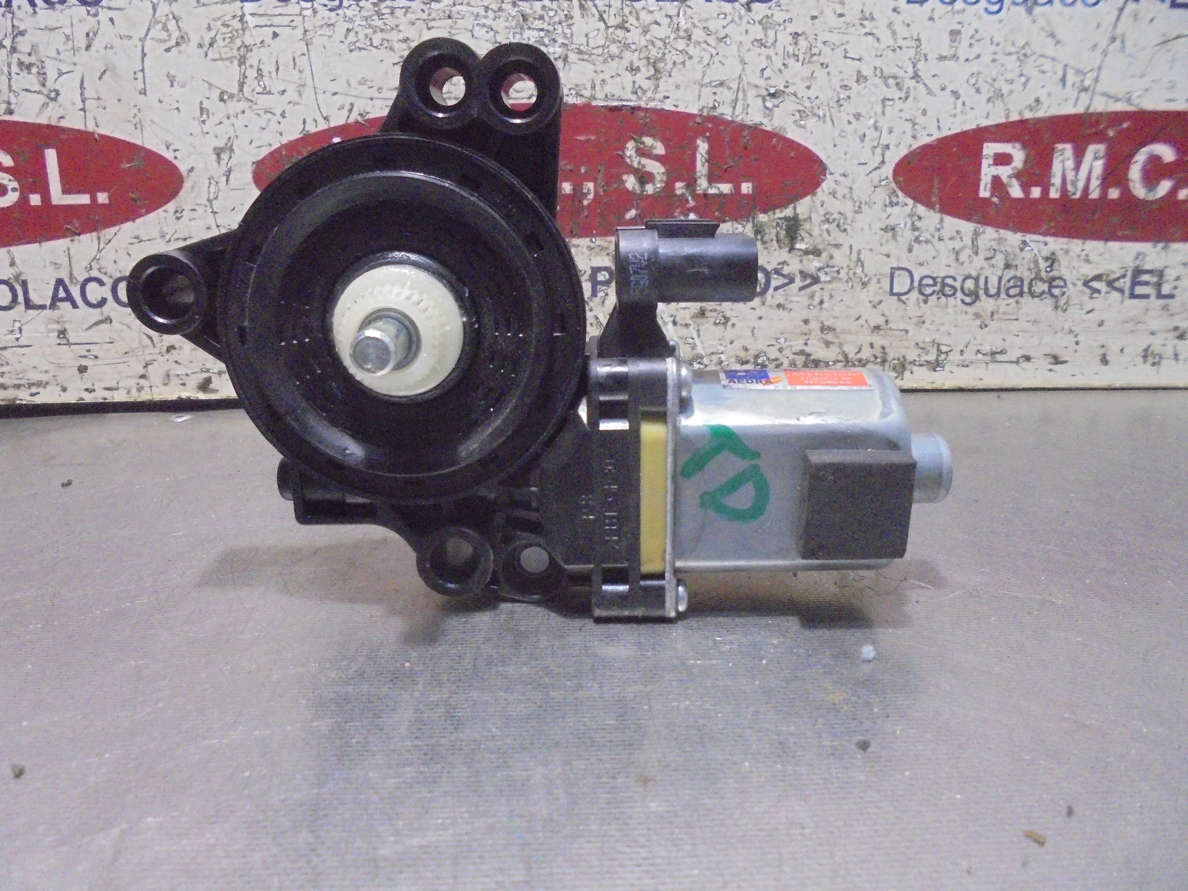 Recambio de motor elevalunas trasero derecho para hyundai i30 (gd) style referencia OEM IAM 83460A5000  