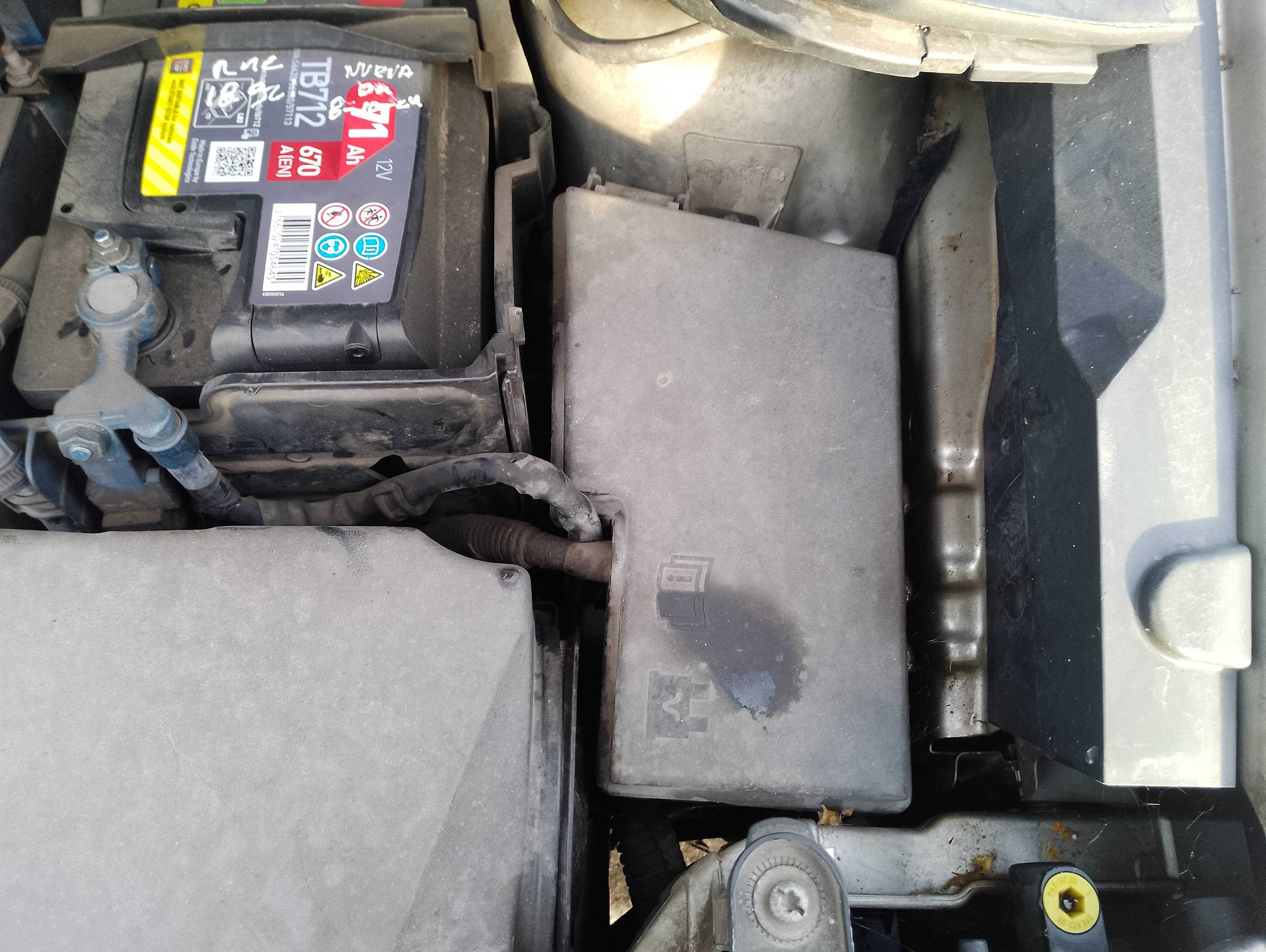 Recambio de caja reles / fusibles para ford focus c-max (cap) ambiente (d) referencia OEM IAM   