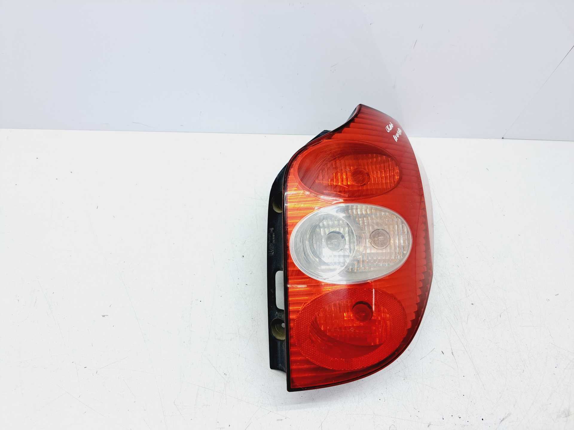 Recambio de piloto trasero derecho para renault laguna ii grandtour (kg0) dynamique referencia OEM IAM 8200002472  