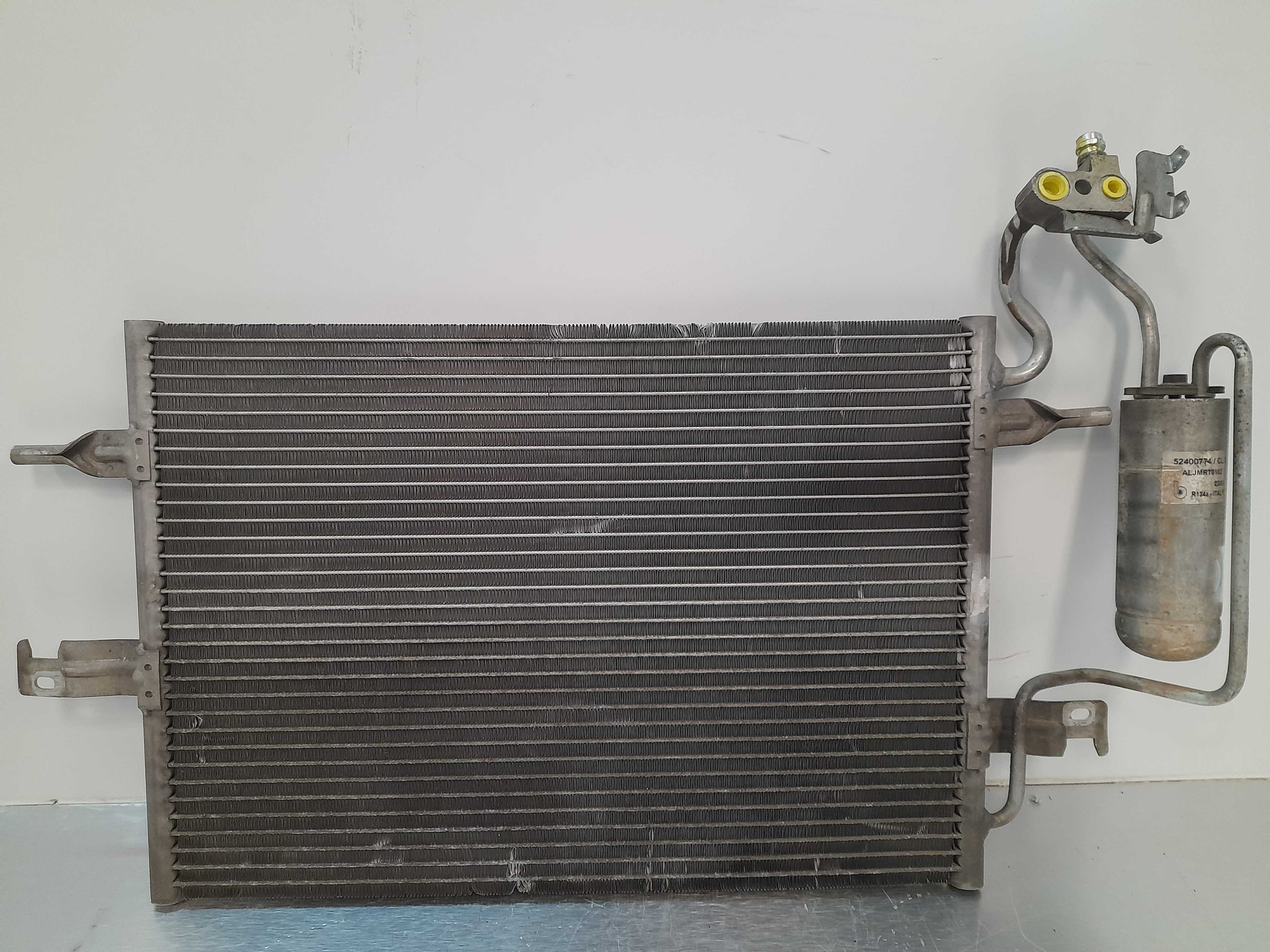 Recambio de condensador / radiador aire acondicionado para opel meriva cosmo referencia OEM IAM 52400774  