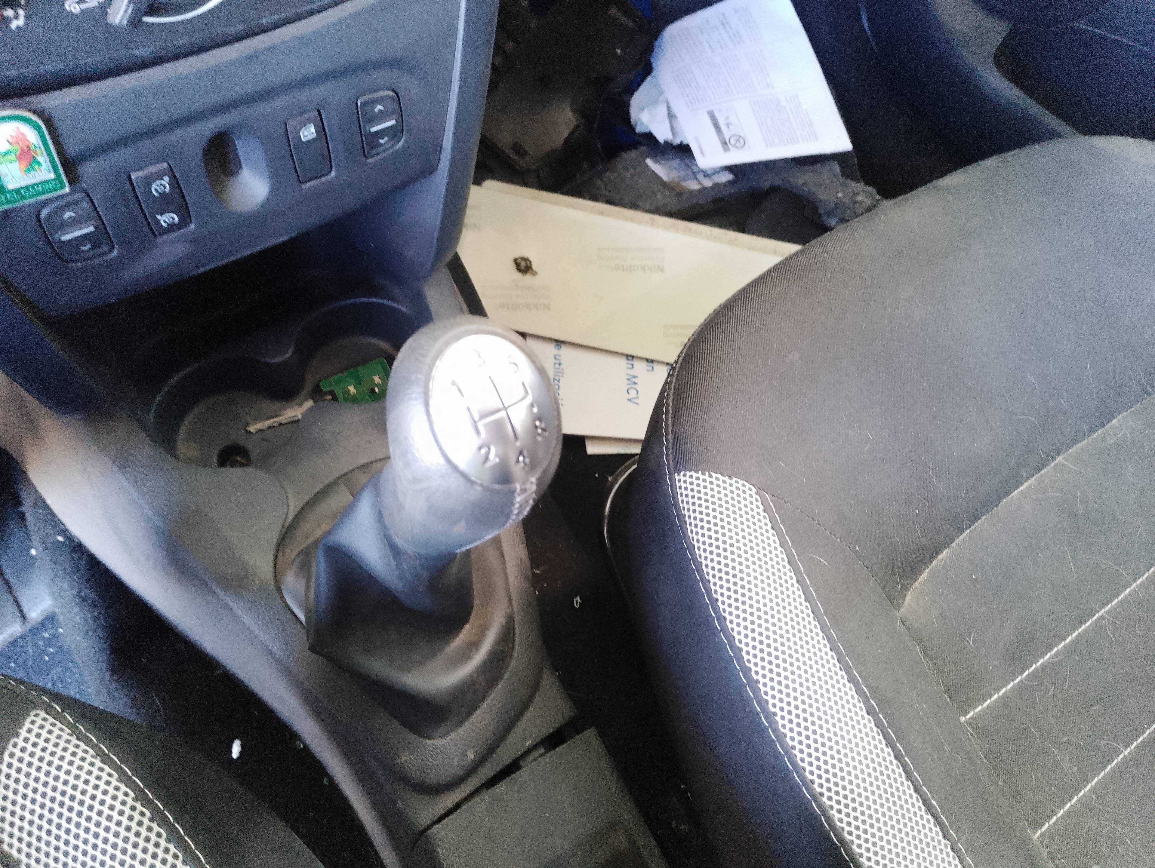 Recambio de palanca cambio para dacia sandero aniversario referencia OEM IAM   