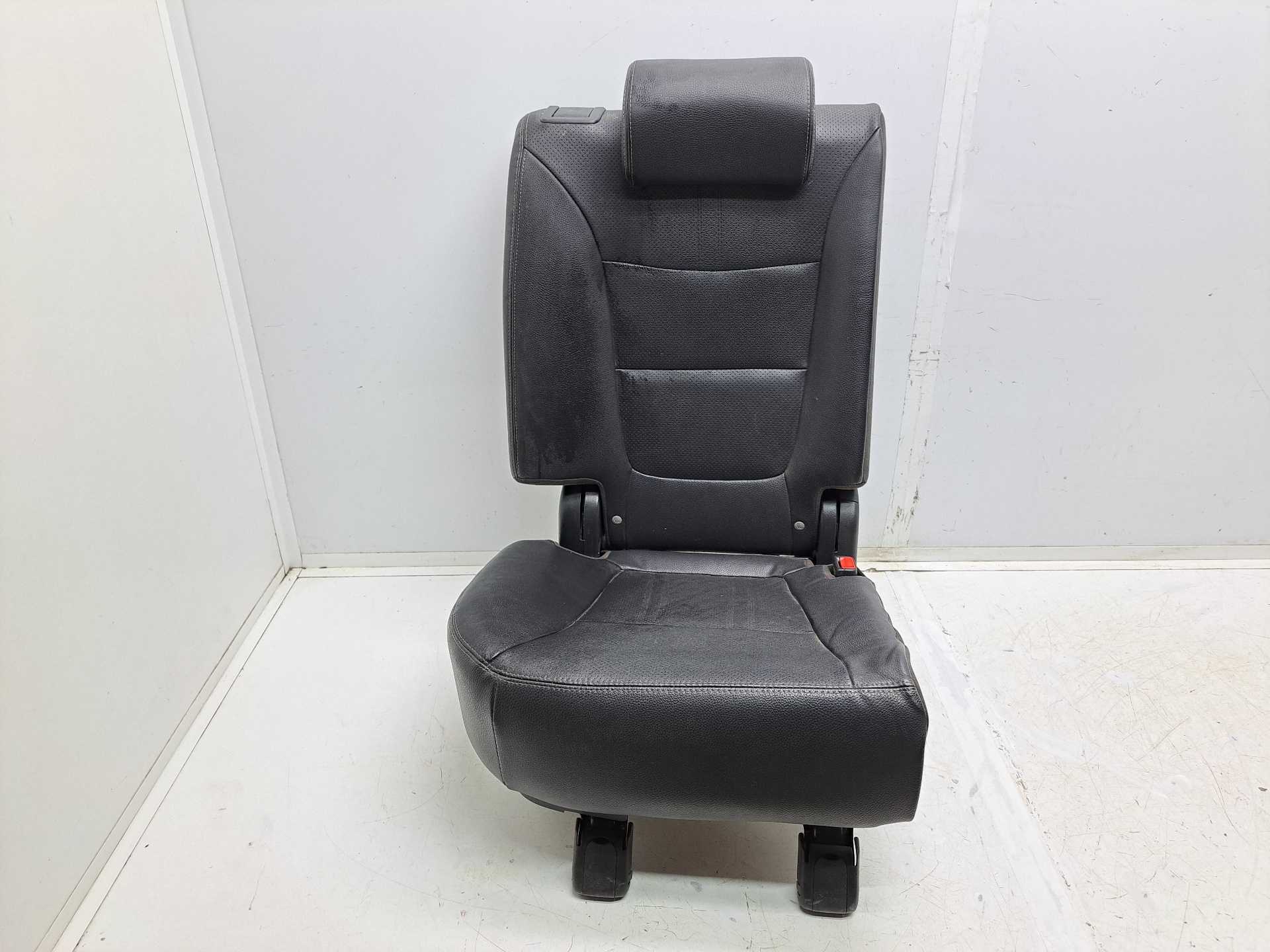 Recambio de asientos trasero derecho para kia sorento active 4wd referencia OEM IAM   