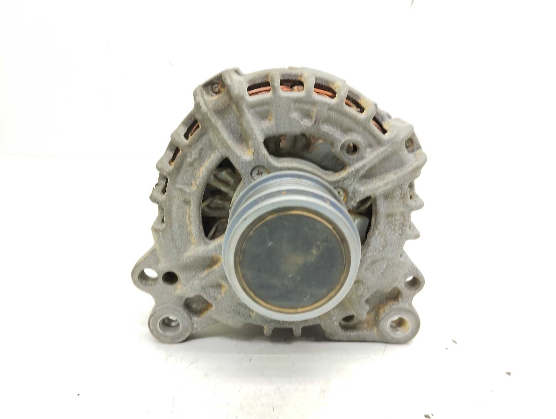 Recambio de alternador para volkswagen tiguan 2.0 tdi referencia OEM IAM 04L903024T  