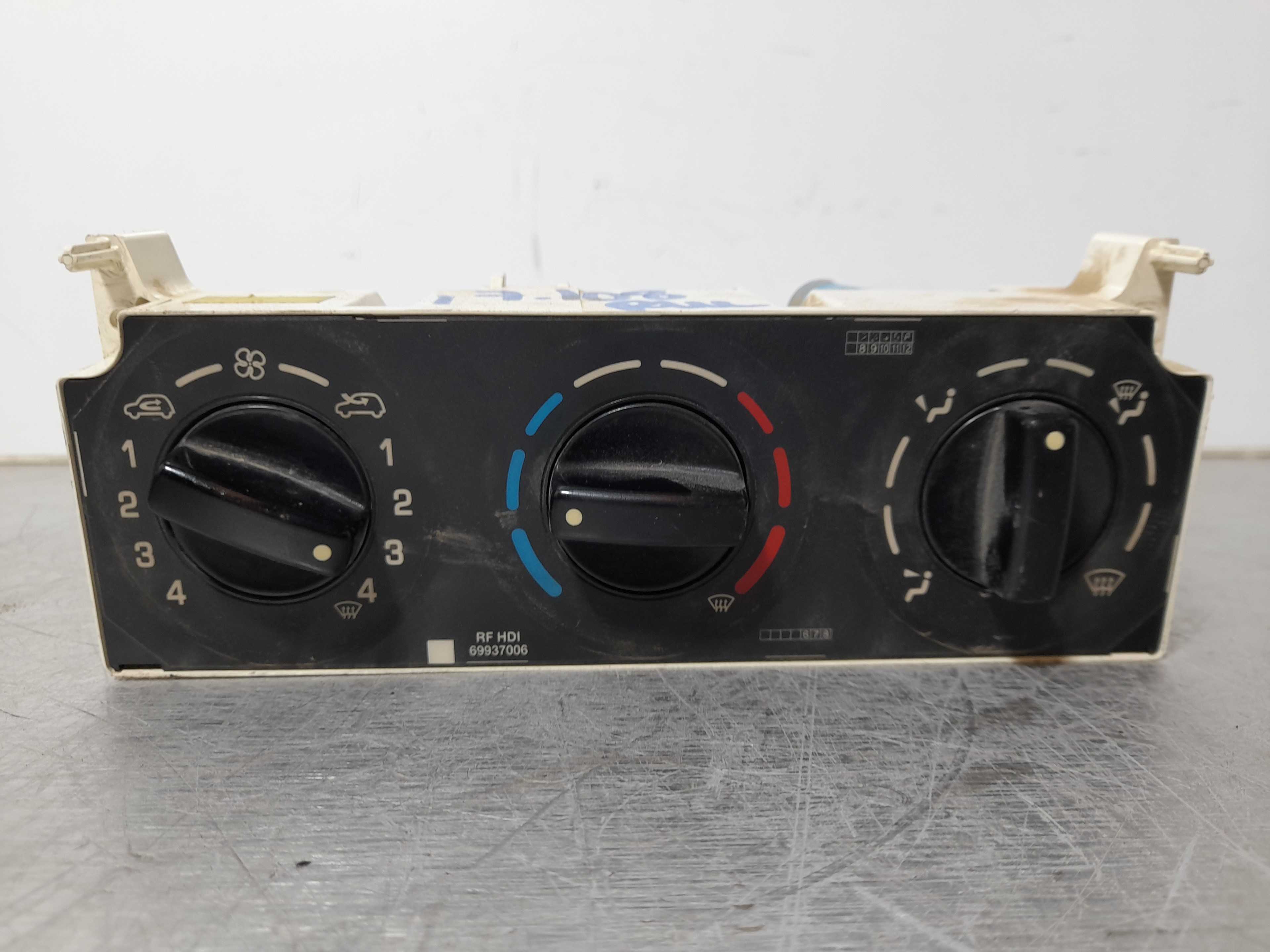 Recambio de mando calefaccion / aire acondicionado para citroën berlingo cuadro sx referencia OEM IAM 69930002 VALEO 