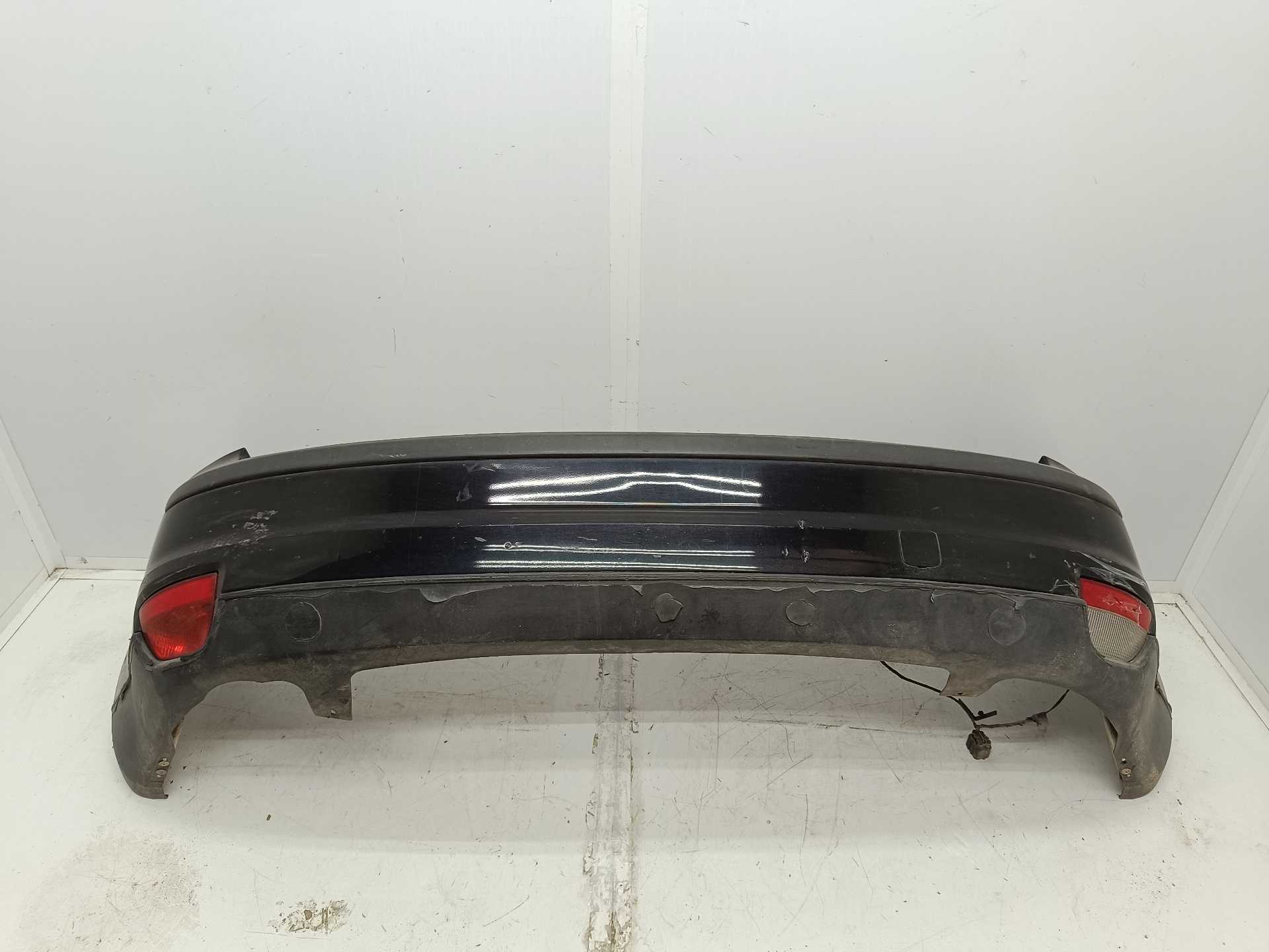 Recambio de paragolpes trasero para ford focus berlina (cap) referencia OEM IAM   