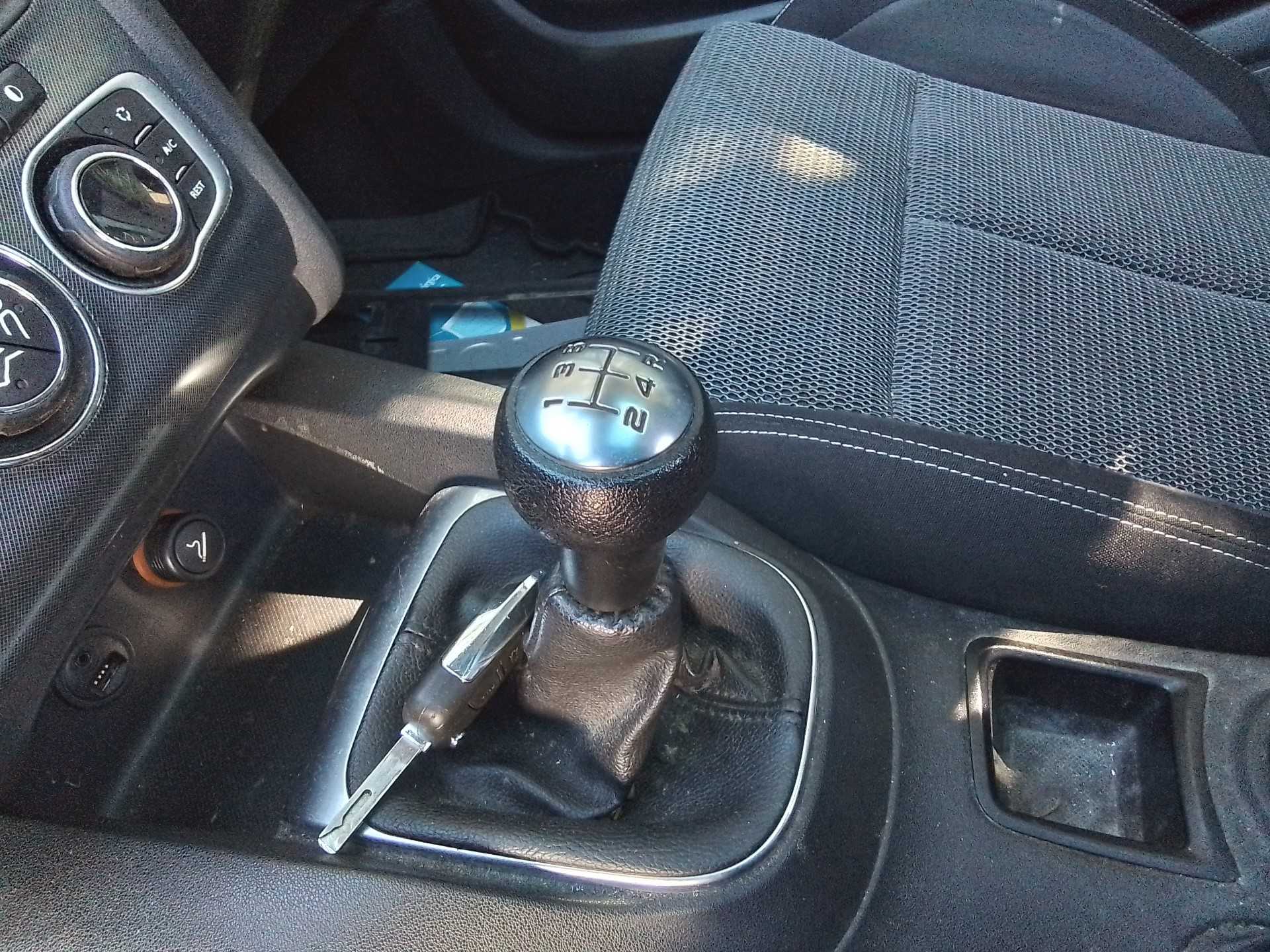 Recambio de palanca cambio para citroën c4 lim. 1.6 hdi fap referencia OEM IAM   