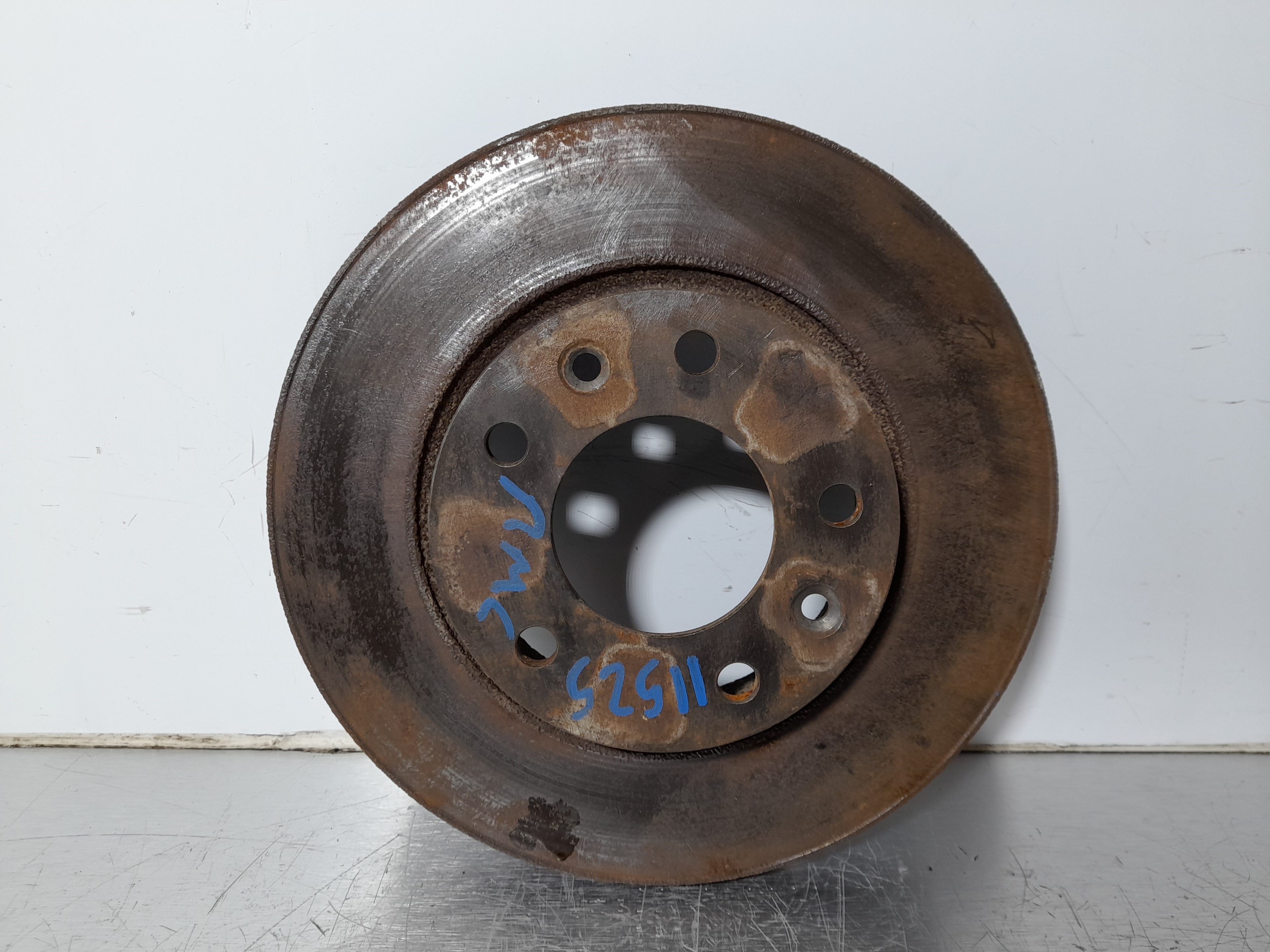 Recambio de disco freno delantero derecho para kia carnival ii 2.9 cdri ex referencia OEM IAM   