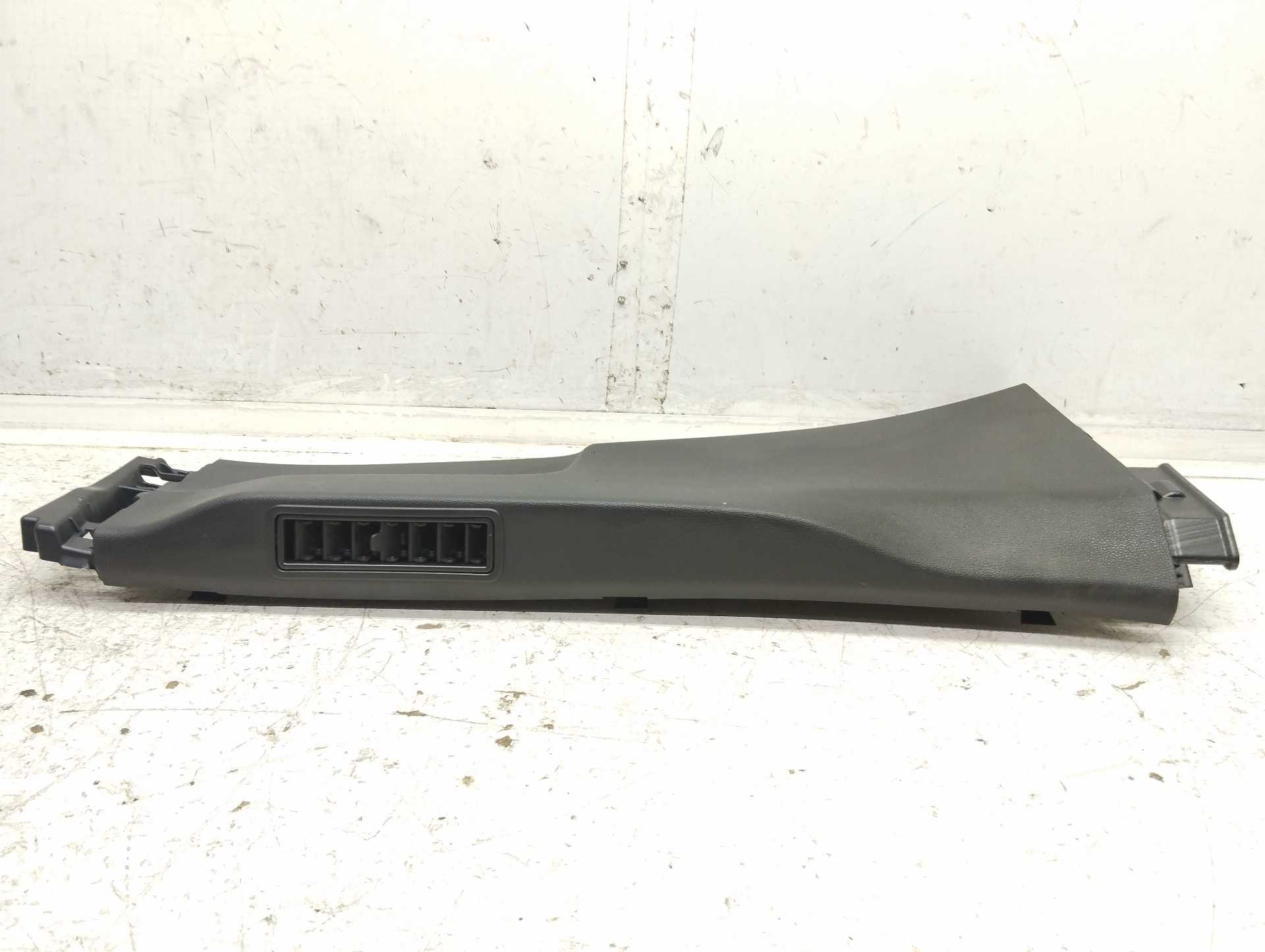 Recambio de molduras delanteras para renault scenic iv zen referencia OEM IAM 769168963  