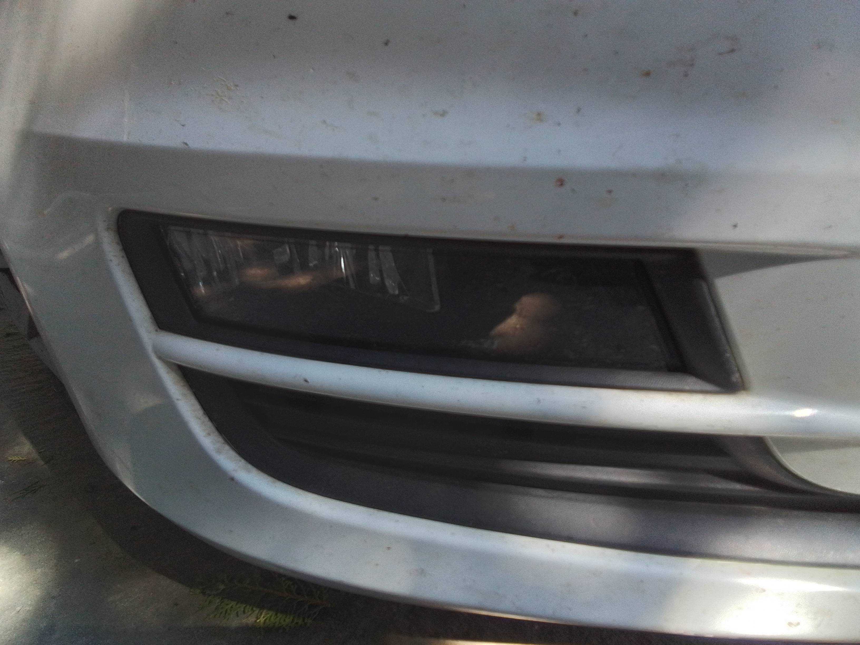 Recambio de faro antiniebla derecho para volkswagen golf vii lim. (5g1) 1.6 tdi dpf referencia OEM IAM 5G0941662D  