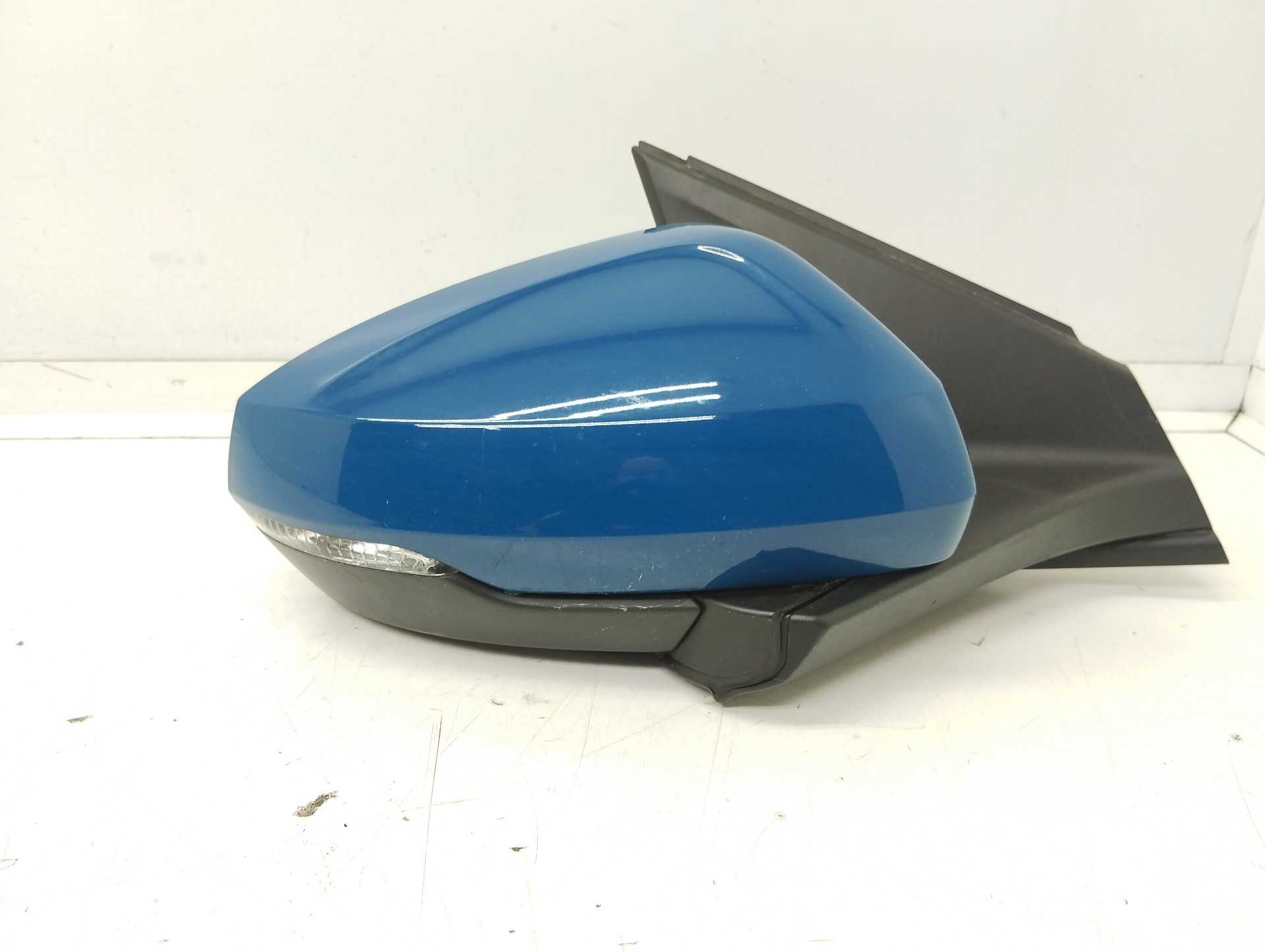 Recambio de retrovisor derecho para volkswagen polo 1.0 tsi referencia OEM IAM 2G0857934  