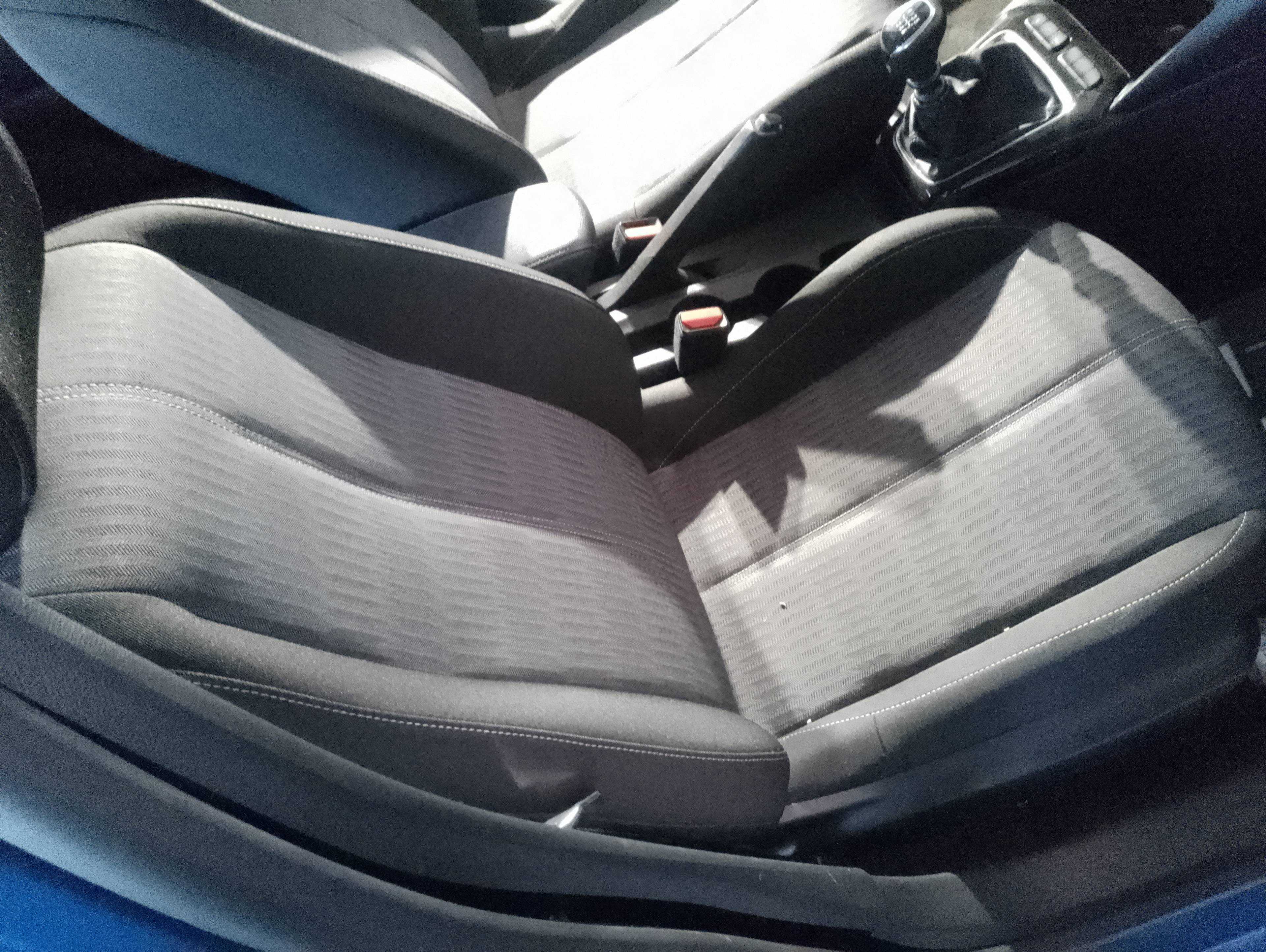 Recambio de asiento delantero derecho para opel corsa f edition referencia OEM IAM   
