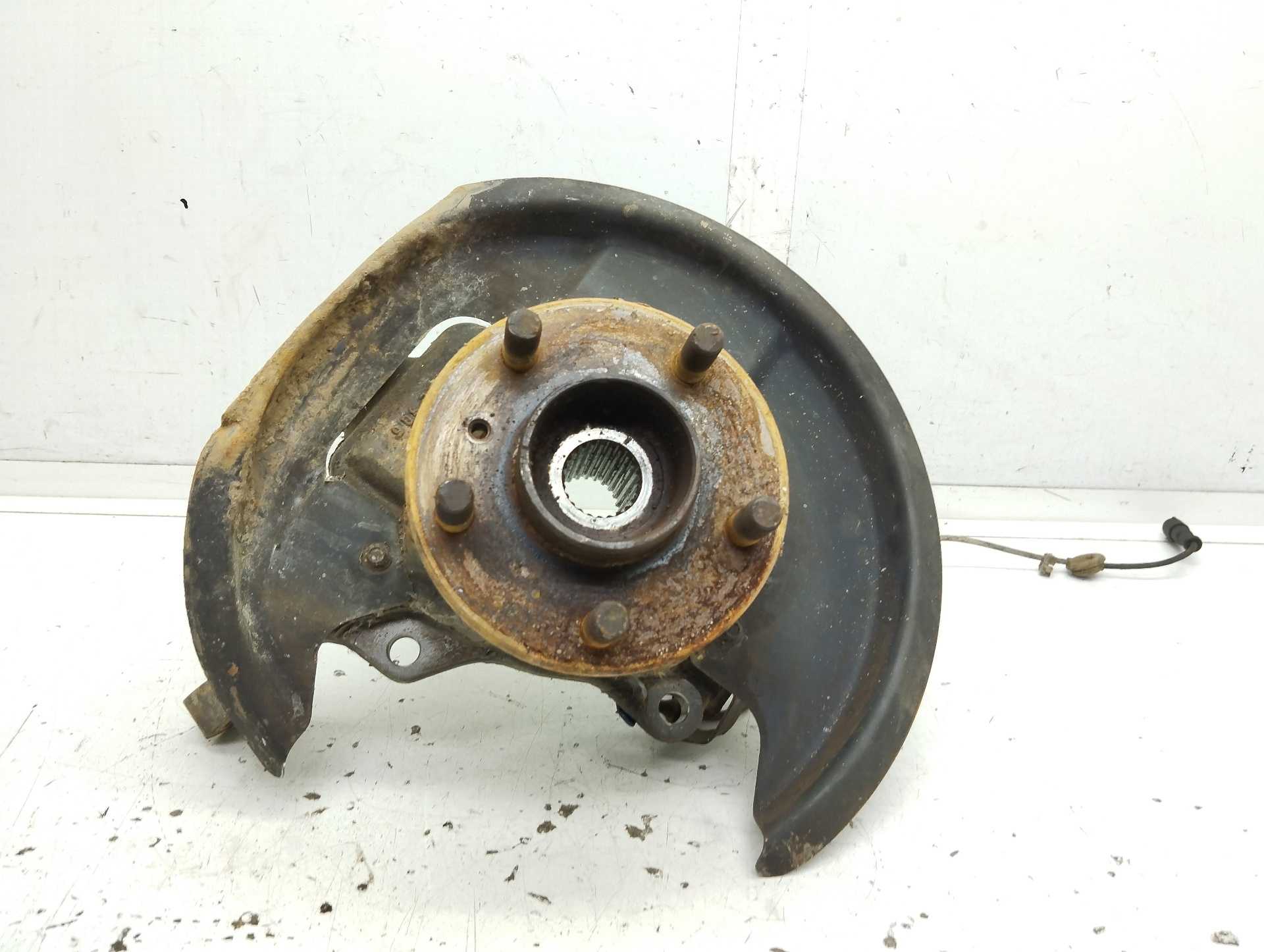 Recambio de mangueta delantera izquierda para land rover discovery 2.5 turbodiesel referencia OEM IAM TAX000070 TAX000050 XH223C