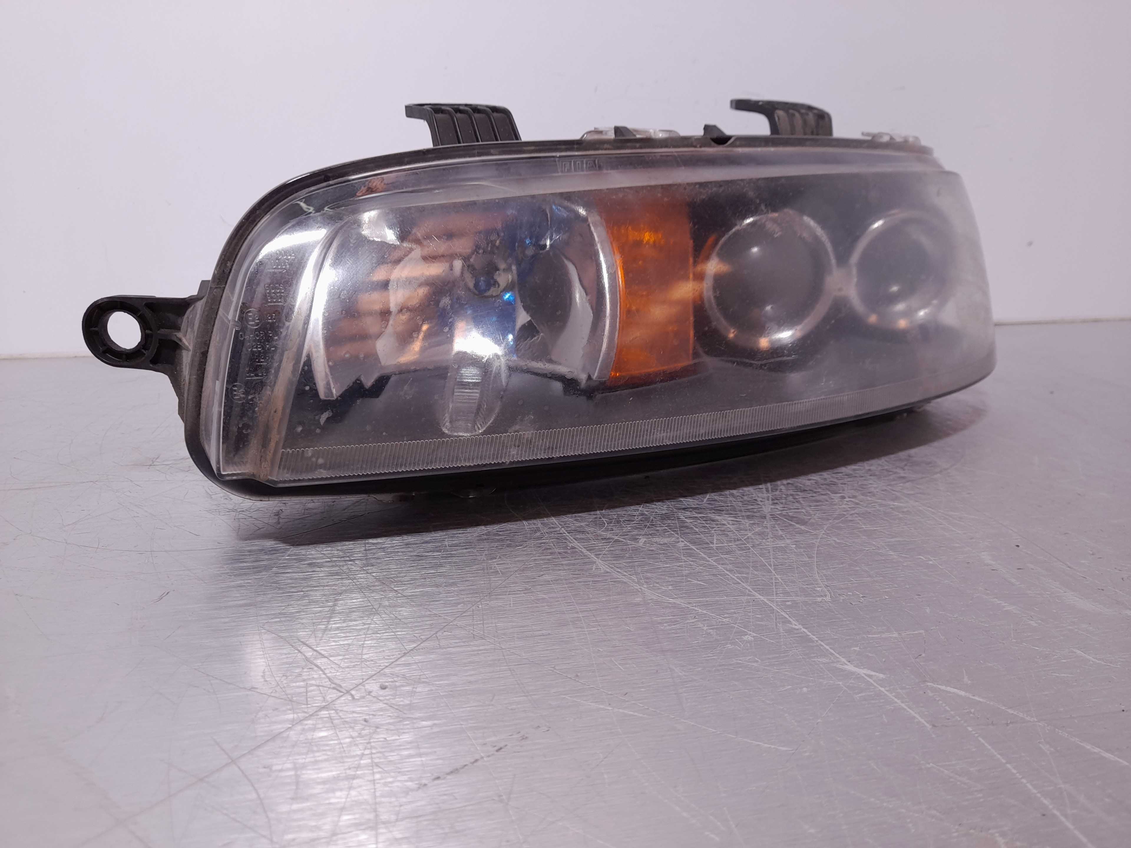 Recambio de faro izquierdo para fiat punto berlina (188) 1.2 8v referencia OEM IAM 89101051 VALEO 