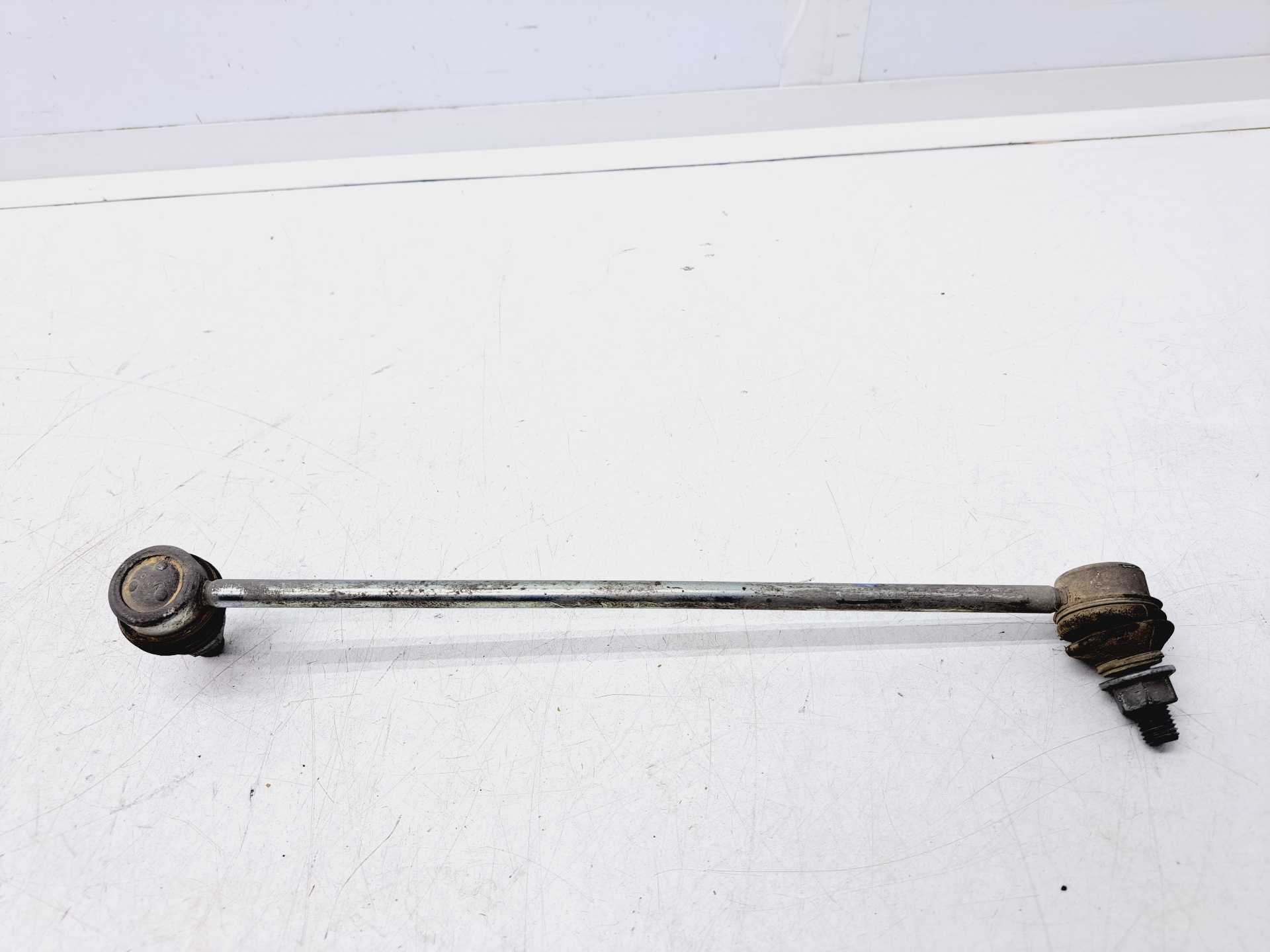 Recambio de bieleta estabilizadora delantera izquierda para volkswagen tiguan 2.0 tdi referencia OEM IAM 5Q0411315A  