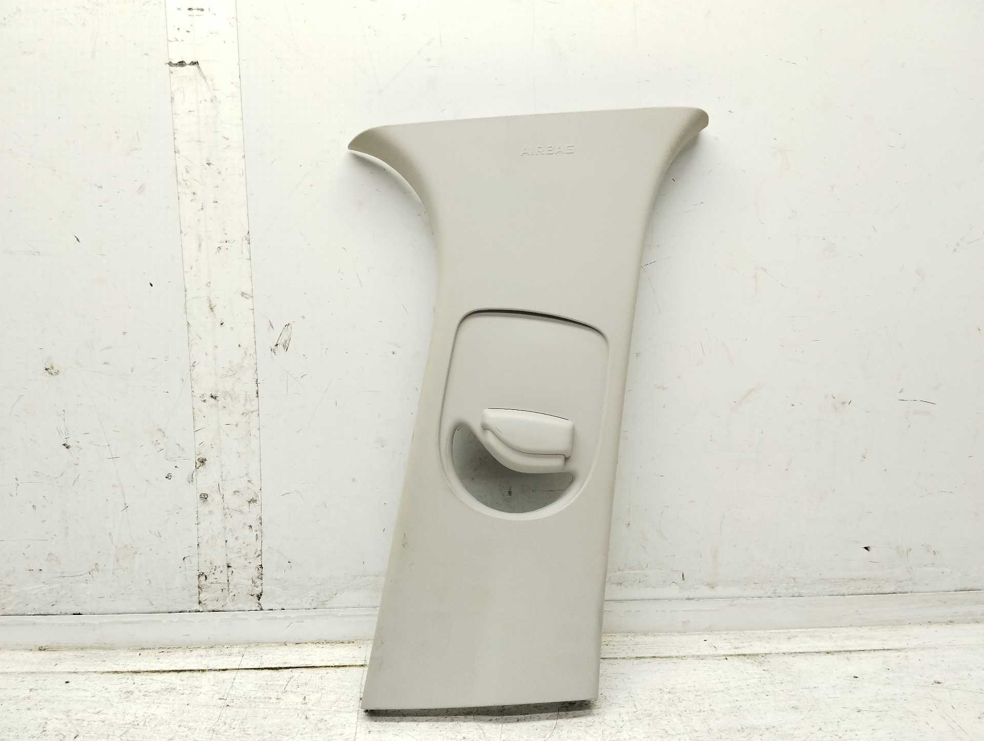 Recambio de moldura interior para renault scenic iv zen referencia OEM IAM 769136785R  