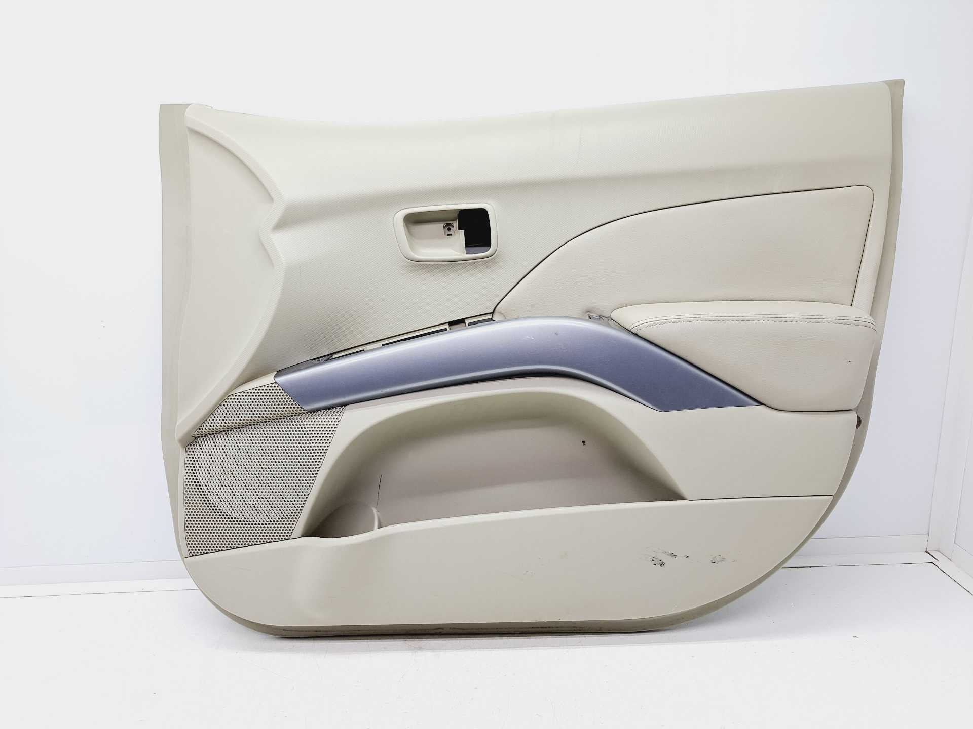 Recambio de guarnecido puerta delantera derecha para mitsubishi outlander (cw0) 2.0 di-d intense referencia OEM IAM   