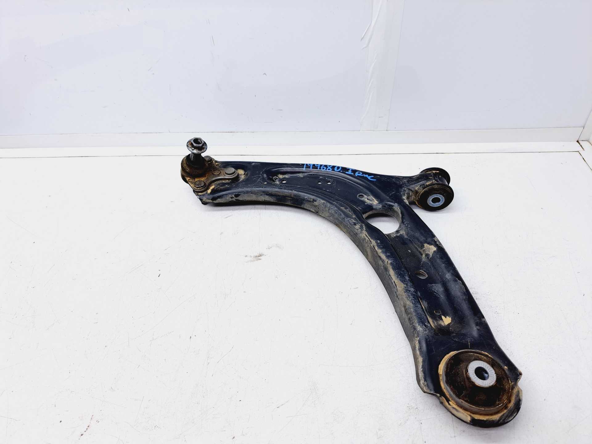 Recambio de brazo suspension inferior delantero izquierdo para volkswagen tiguan 2.0 tdi referencia OEM IAM 3Q0407153D  