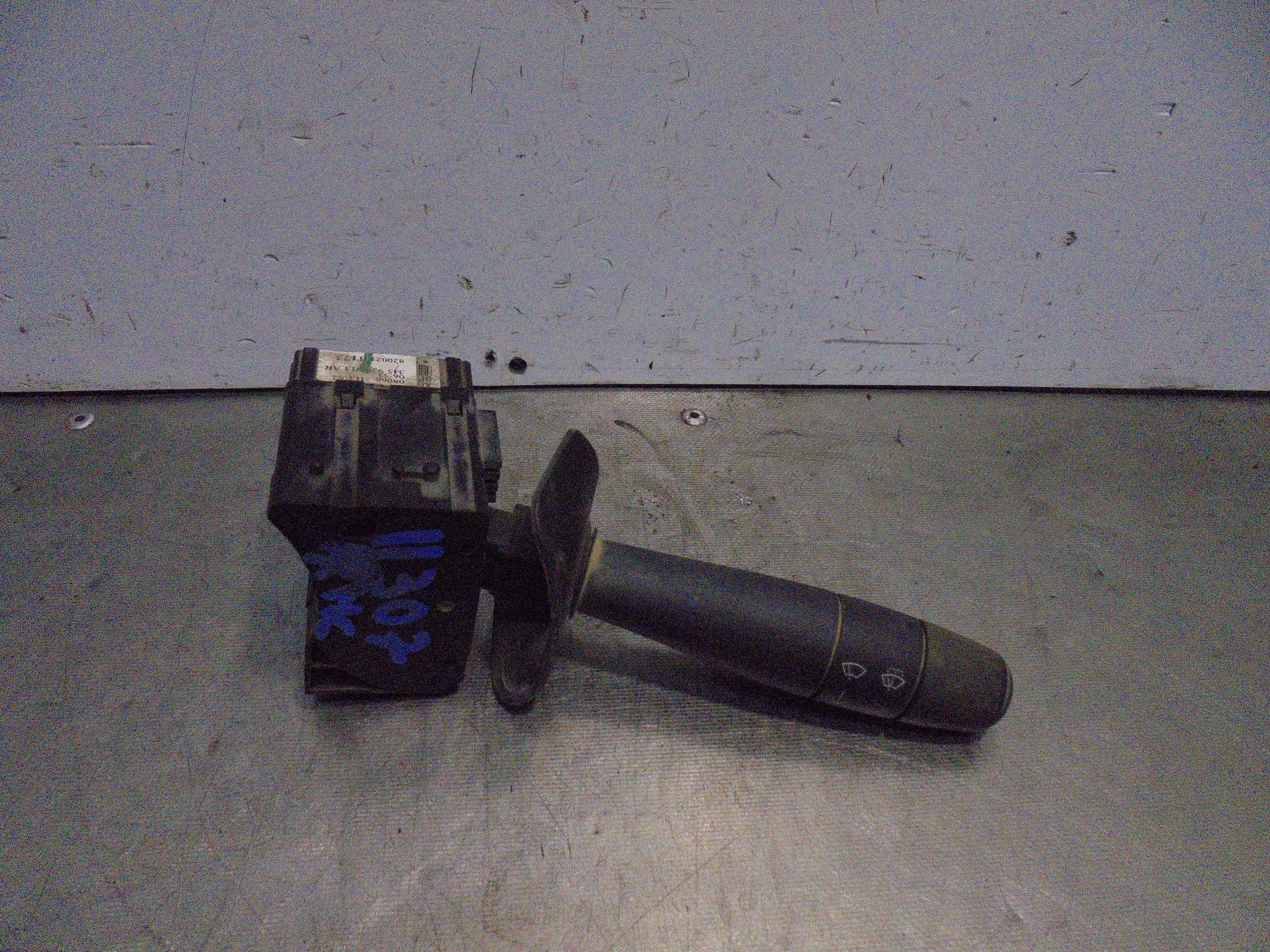 Recambio de mando limpia para dacia logan ambiance referencia OEM IAM 8200213173  