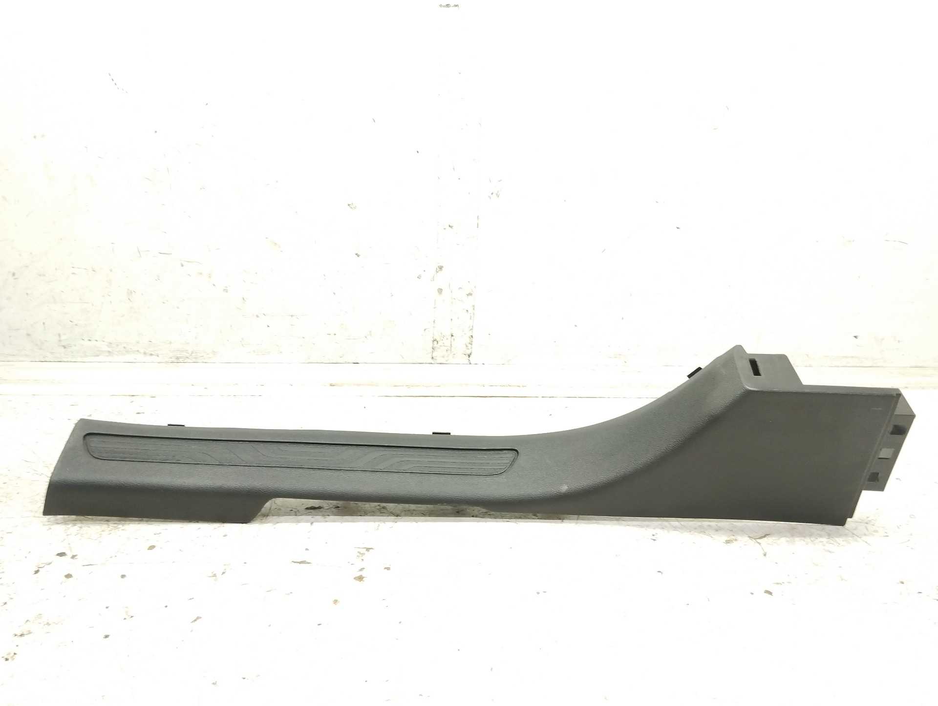 Recambio de moldura interior para renault scenic iv zen referencia OEM IAM 769513291R  