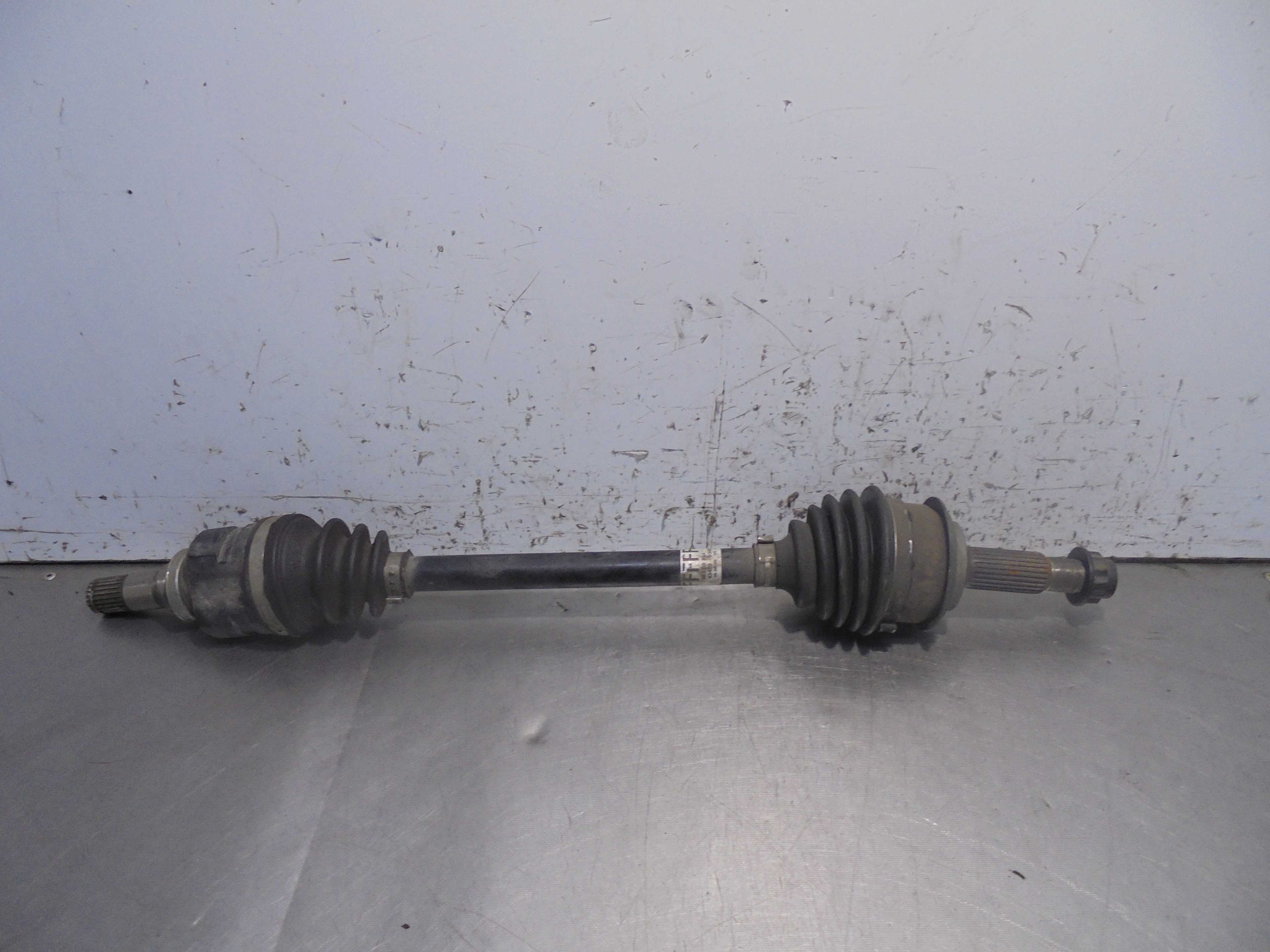 Recambio de transmision delantera izquierda para toyota yaris 1.3 16v cat referencia OEM IAM 434200D480A  